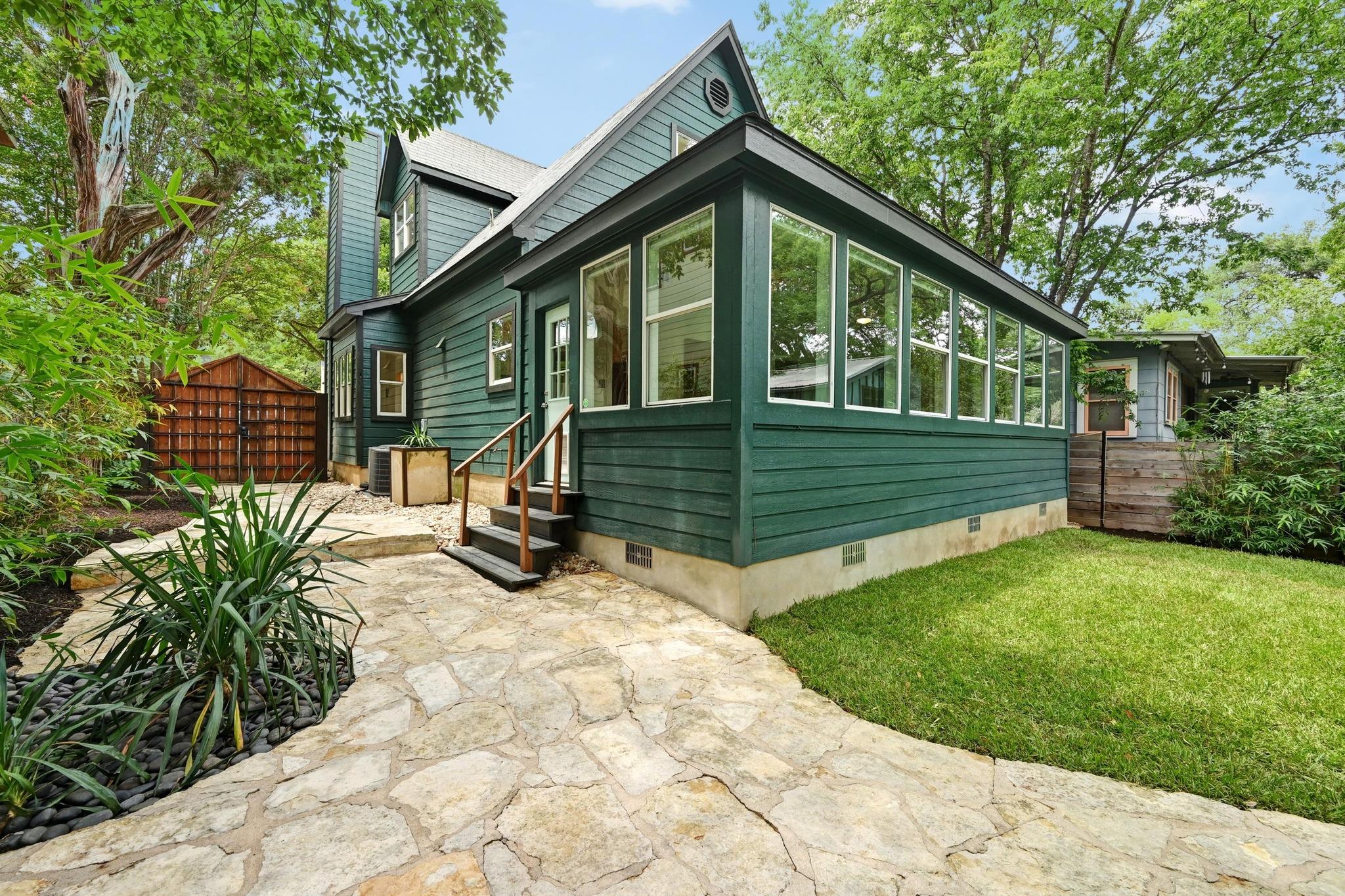803 W Jessie ST