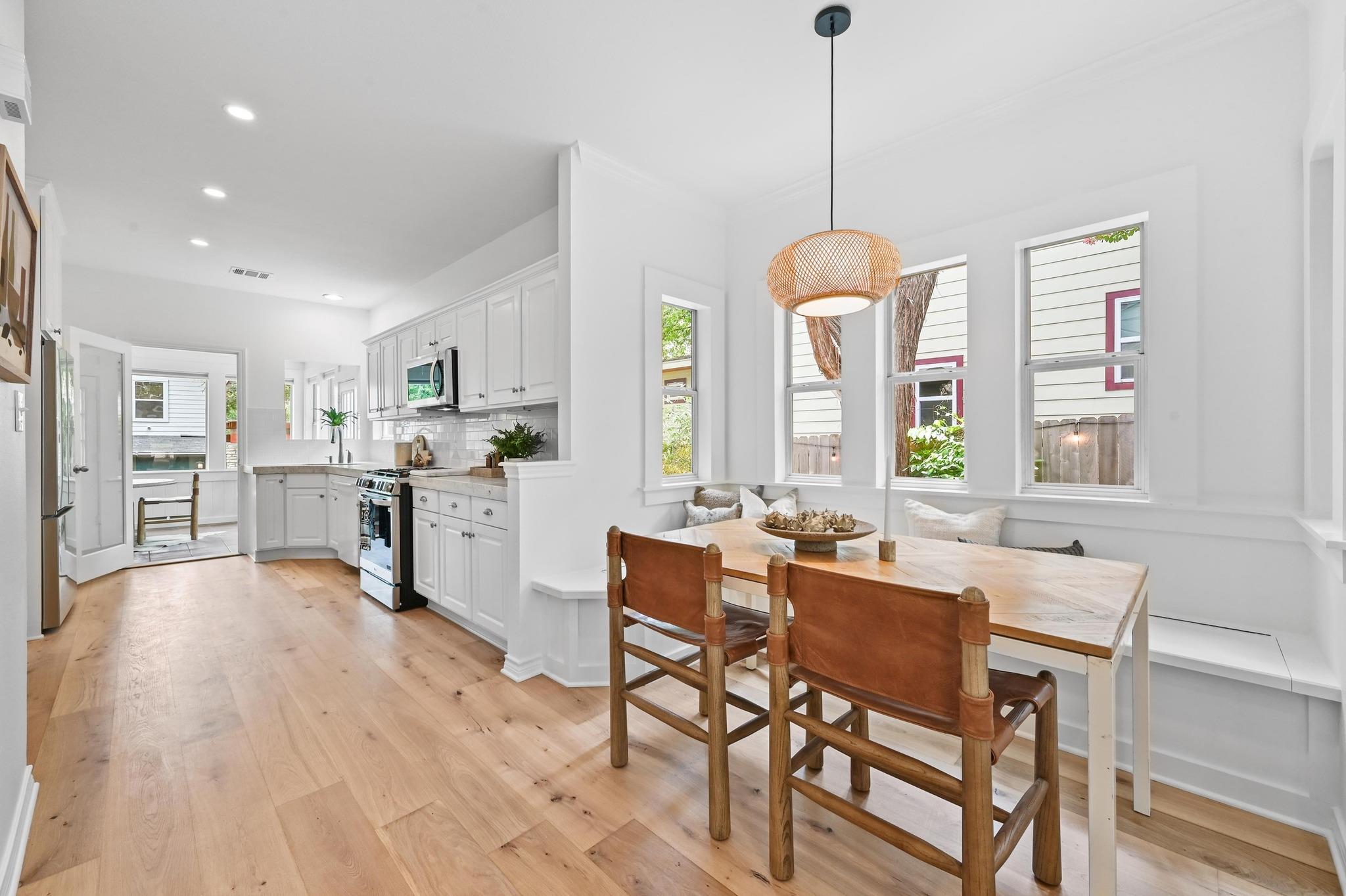 803 W Jessie ST