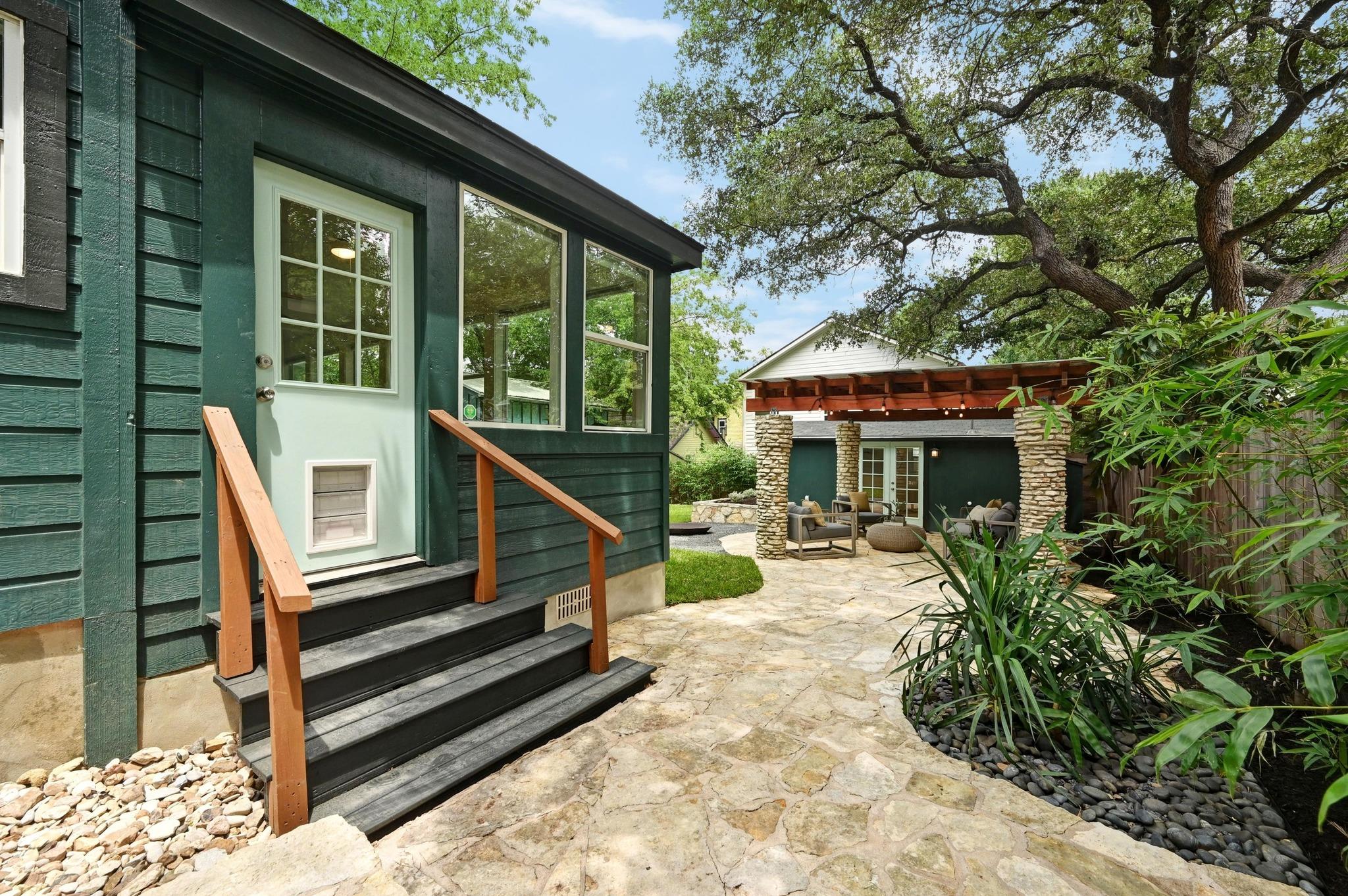 803 W Jessie ST