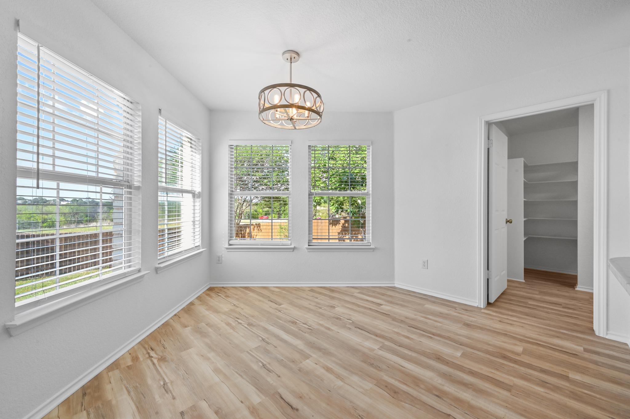 2412 Regal Park LN