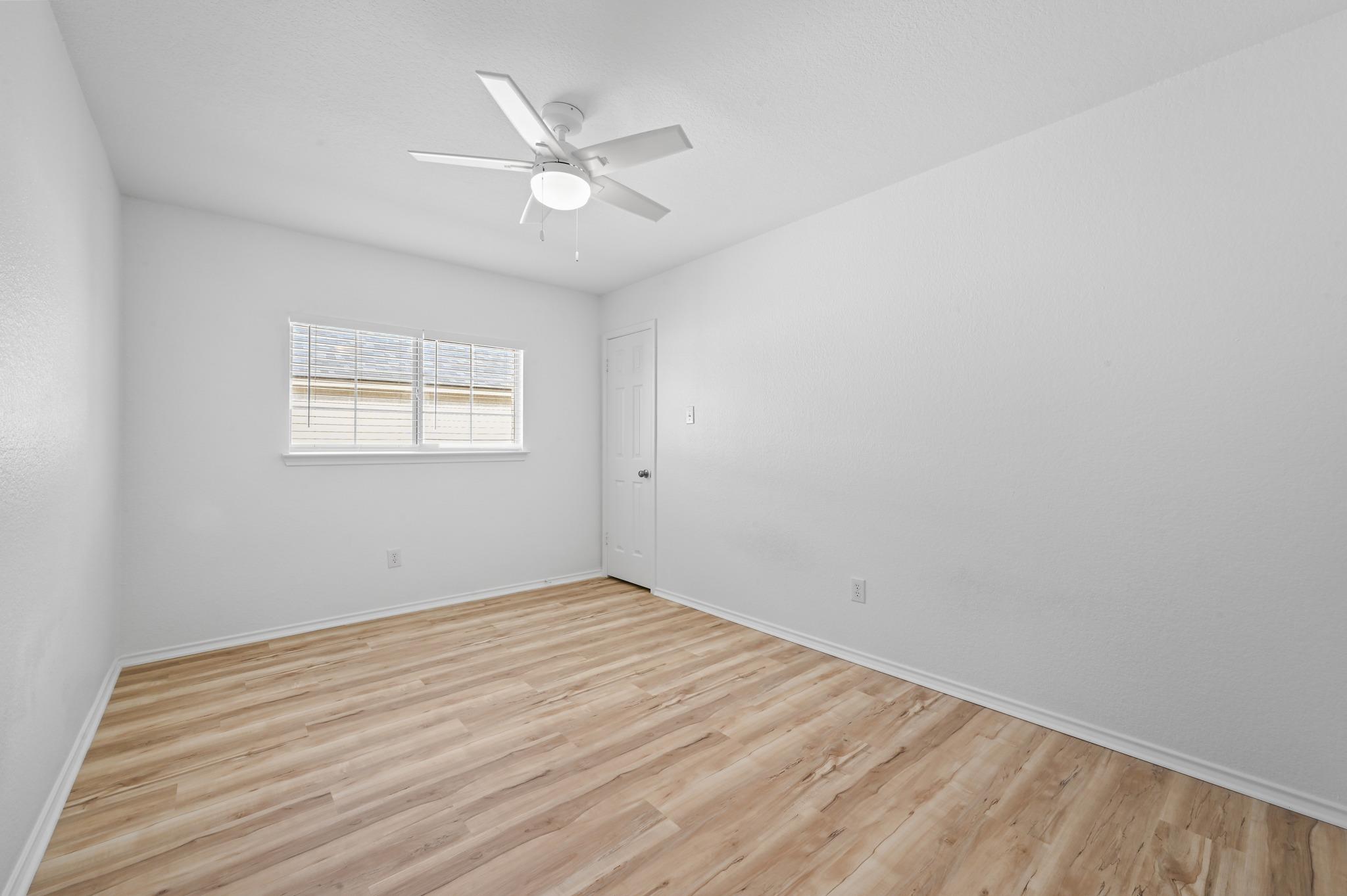 2412 Regal Park LN