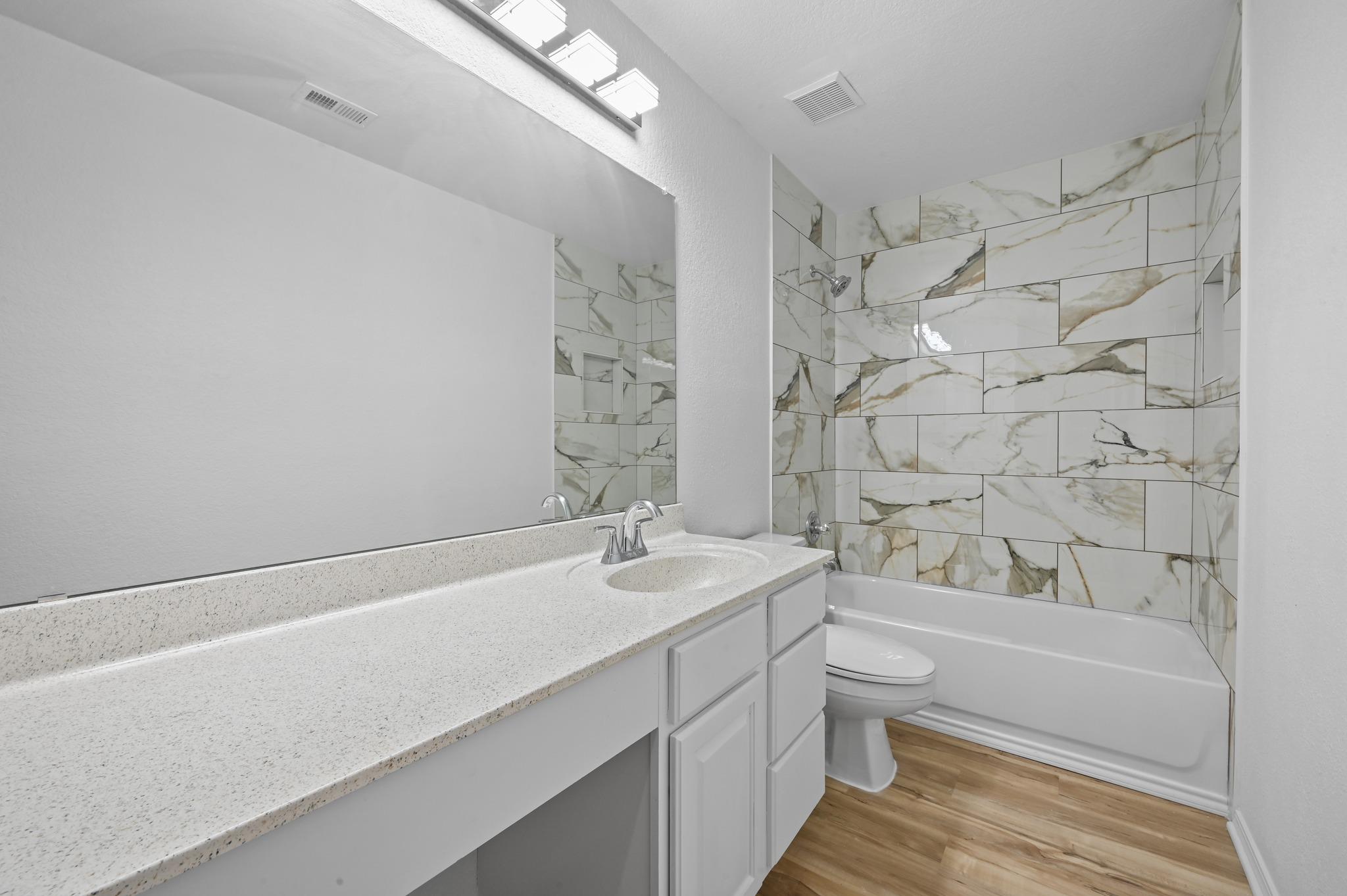 2412 Regal Park LN