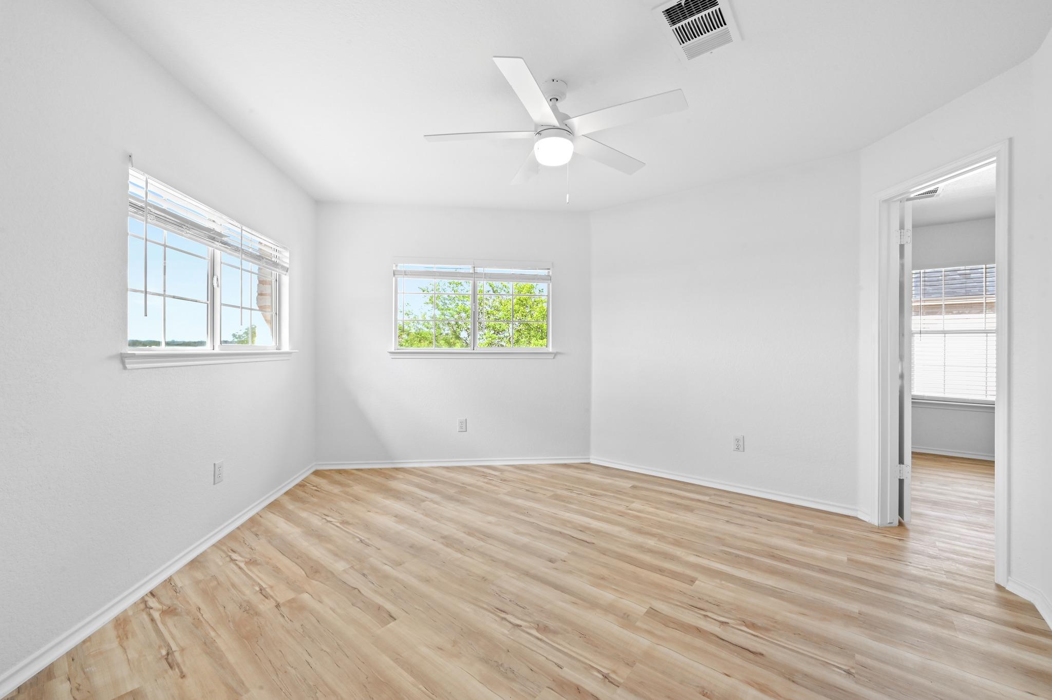 2412 Regal Park LN