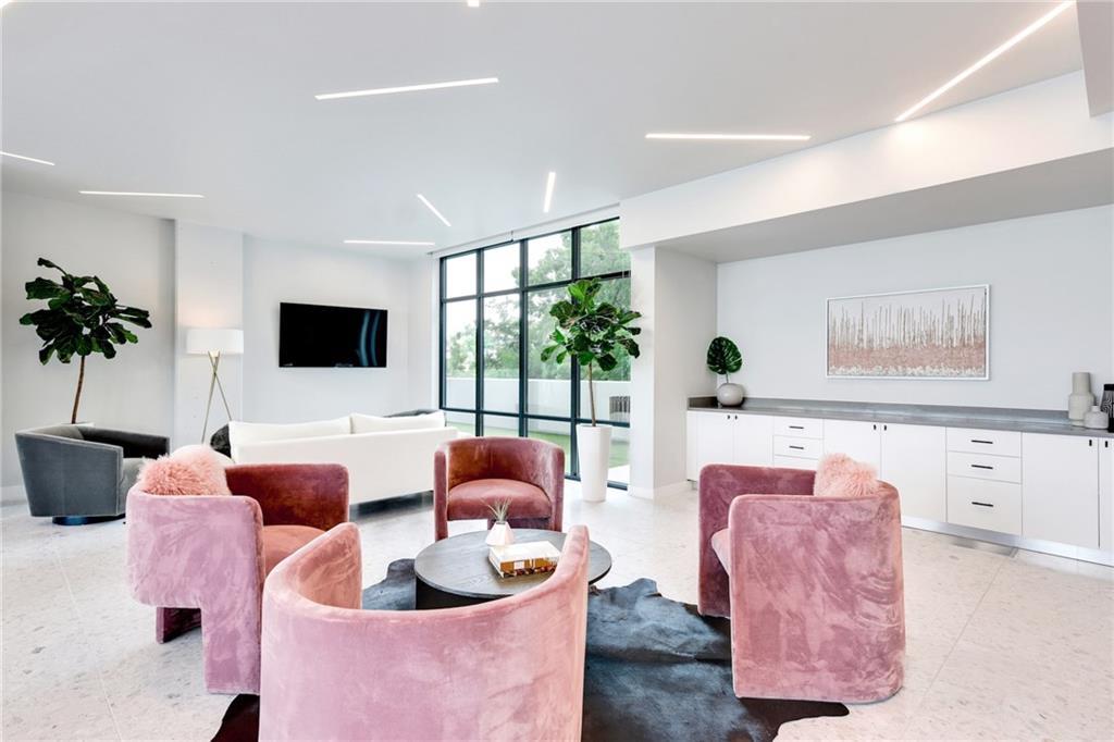 800 Embassy DR # 123