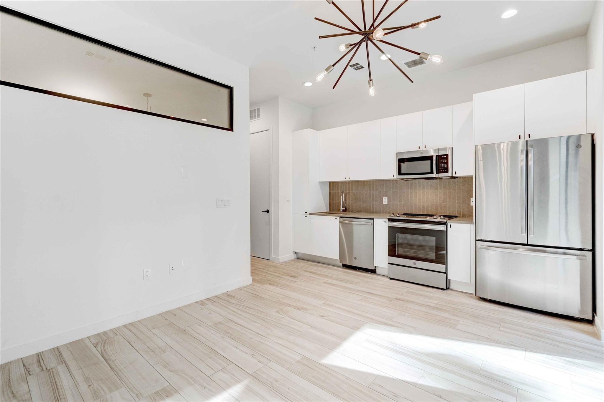 800 Embassy DR # 123