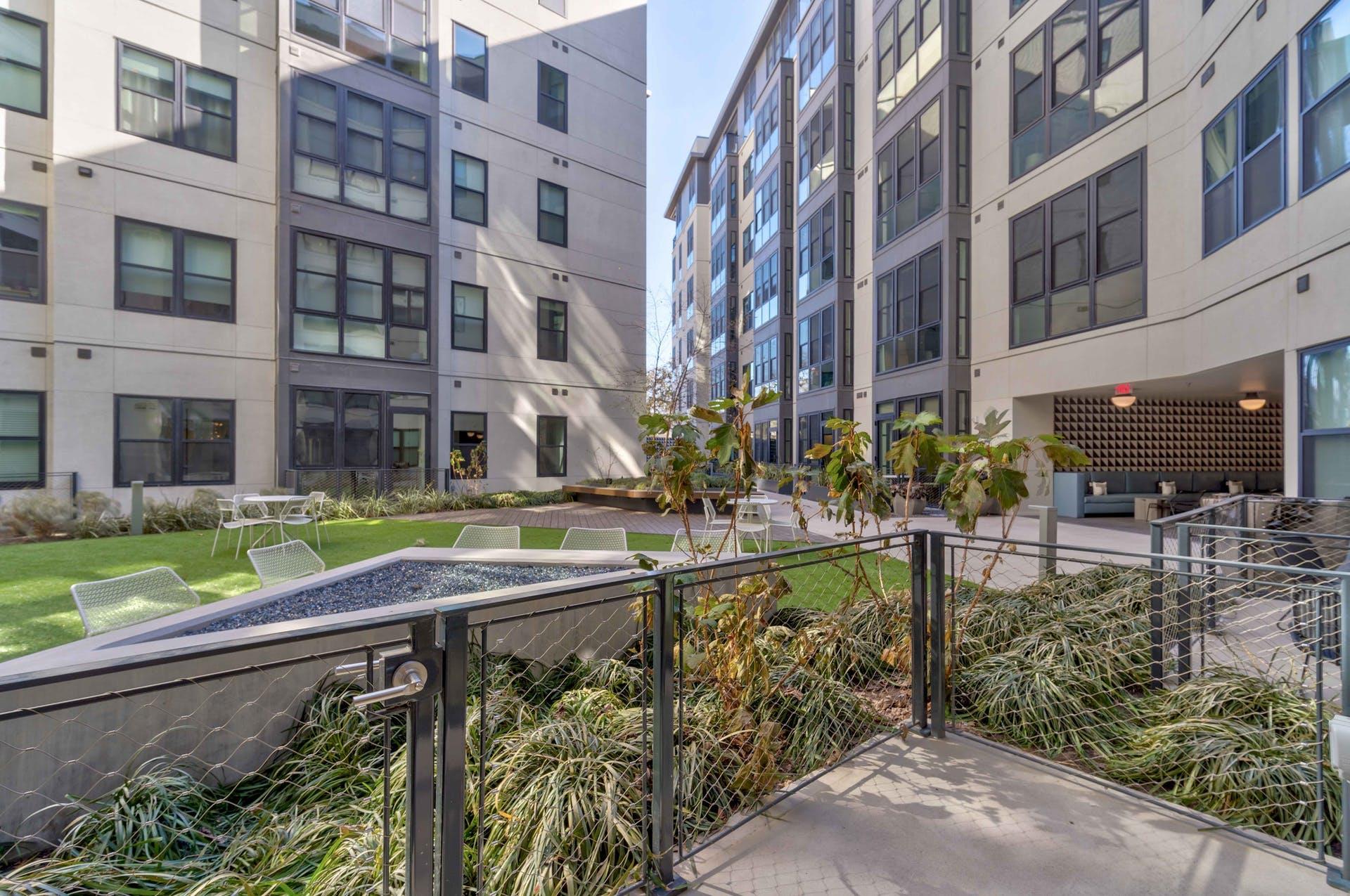 800 Embassy DR # 123