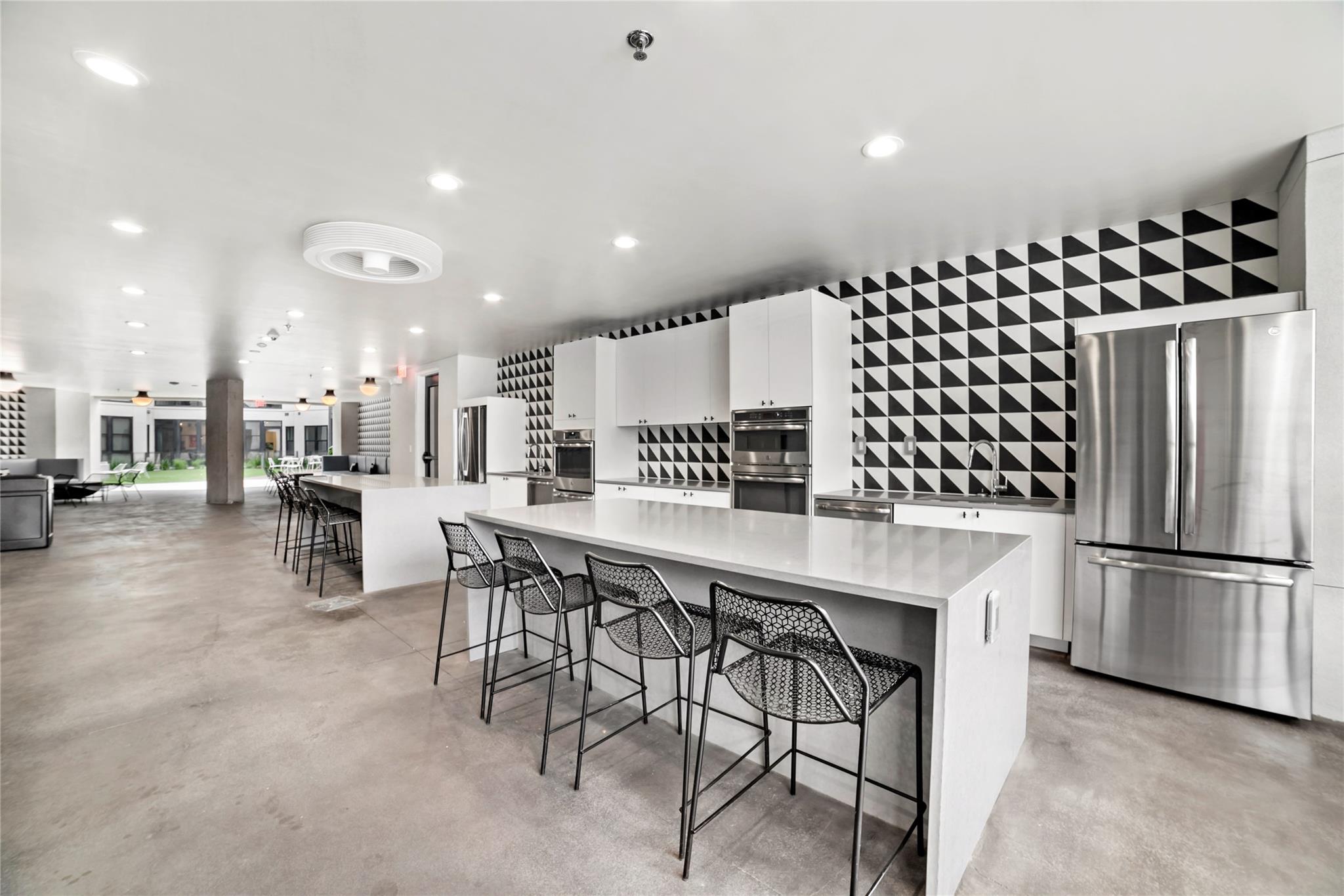 800 Embassy DR # 123