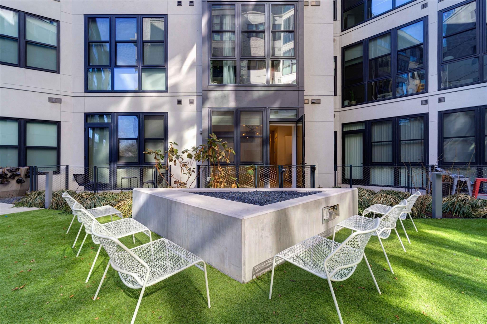 800 Embassy DR # 123