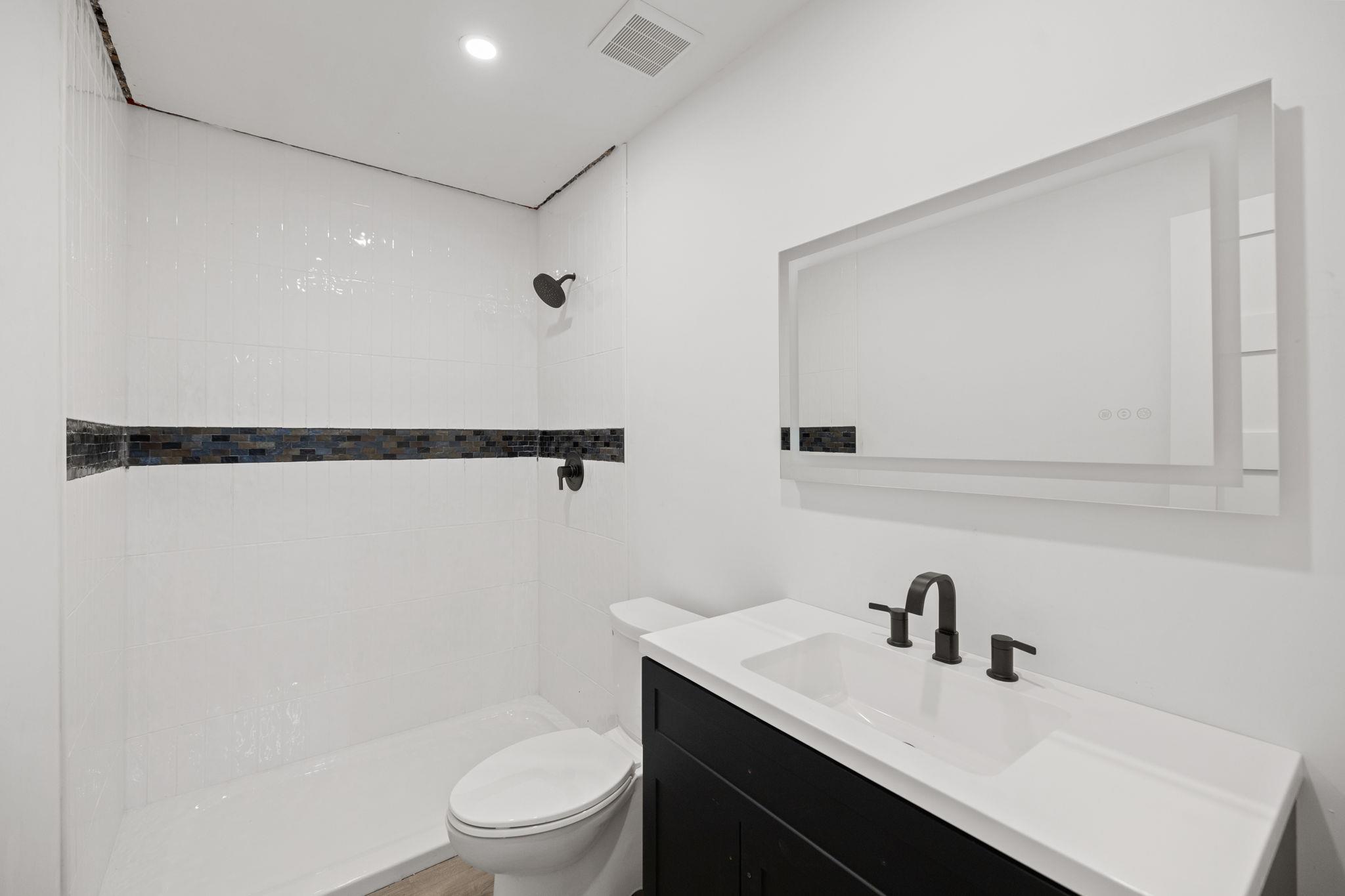 7211 Lakewood DR # C111