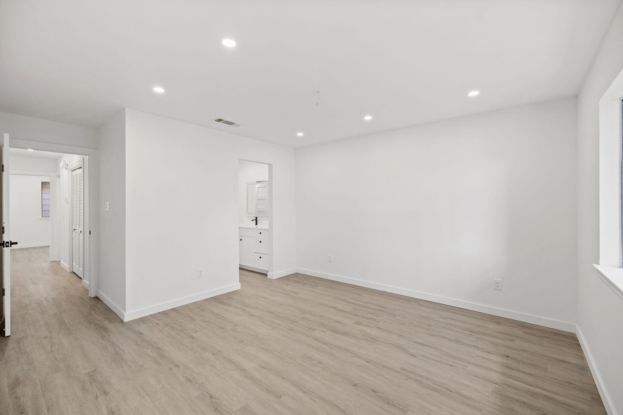 7211 Lakewood DR # C111