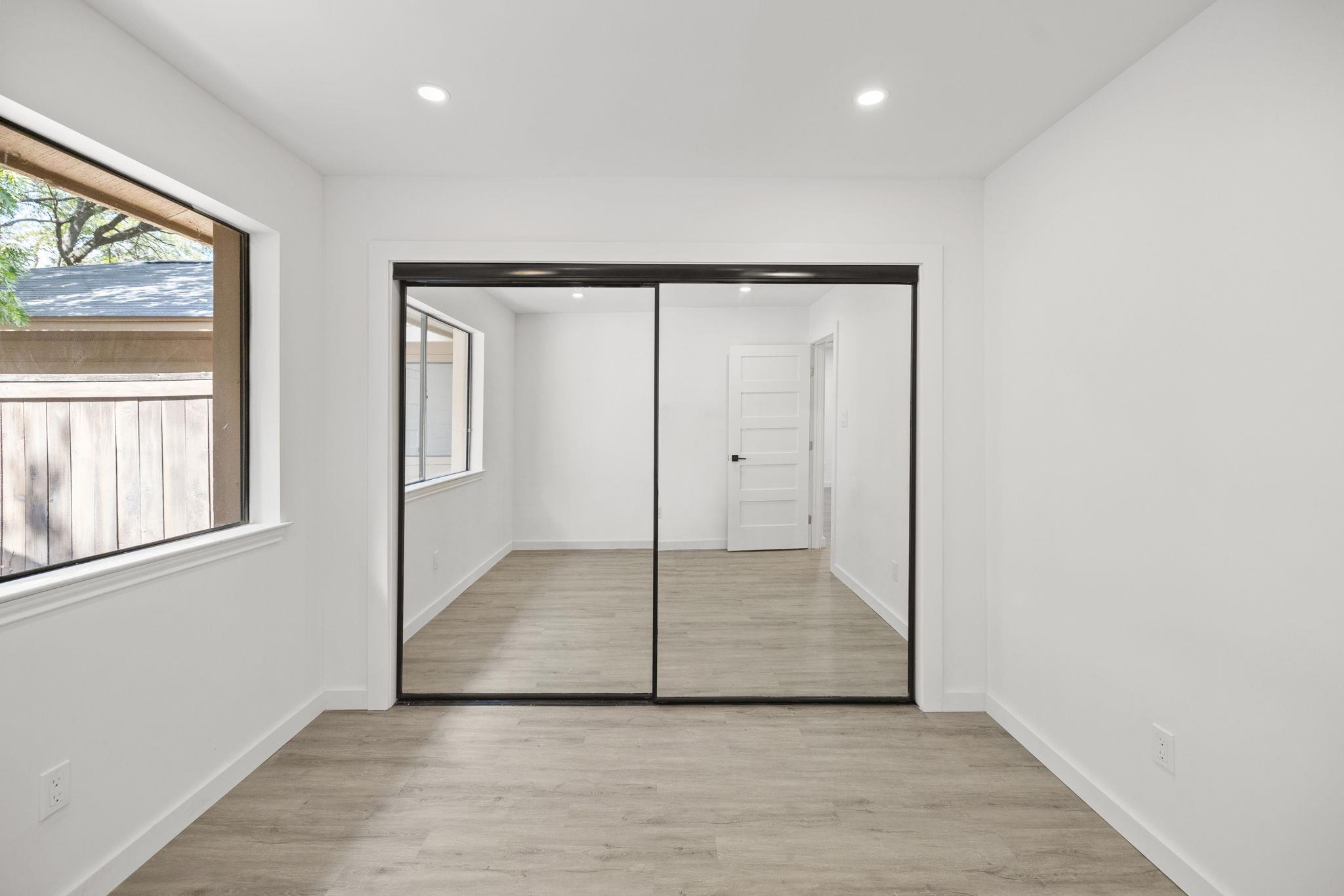 7211 Lakewood DR # C111