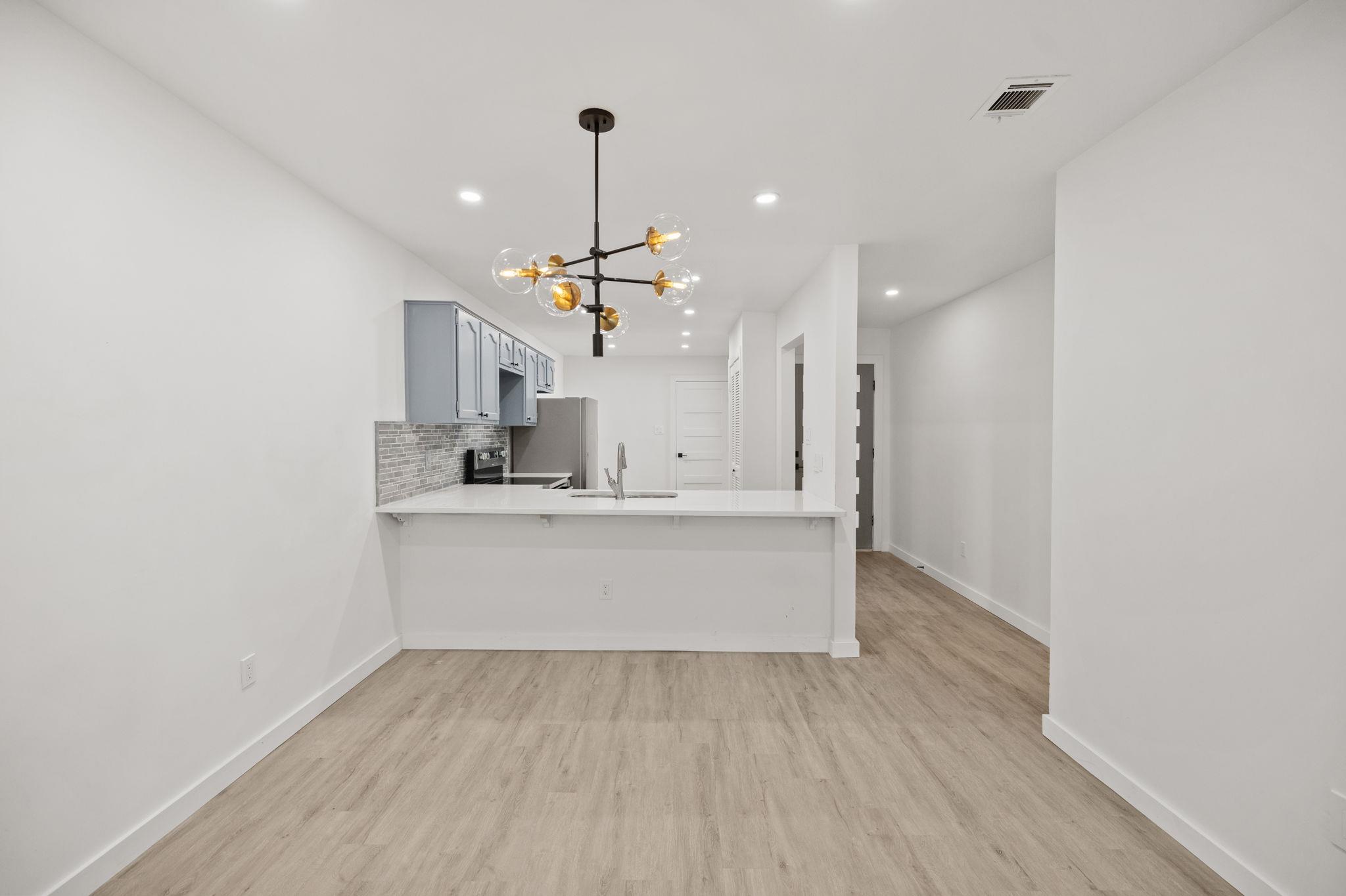 7211 Lakewood DR # C111