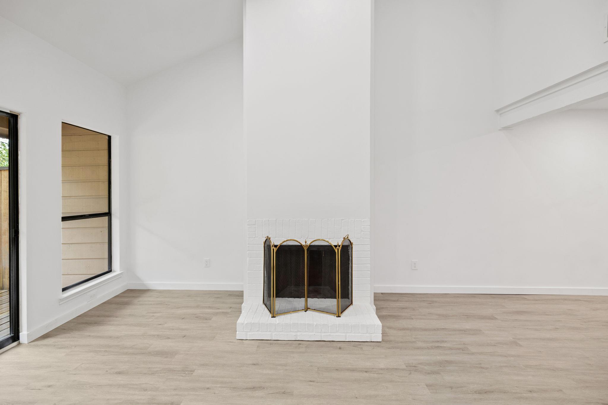 7211 Lakewood DR # C111