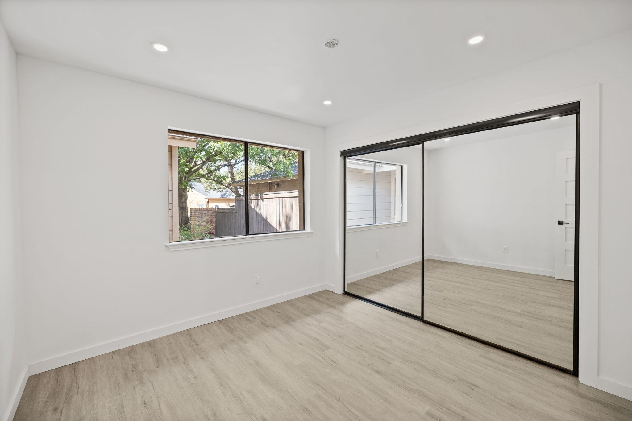 7211 Lakewood DR # C111