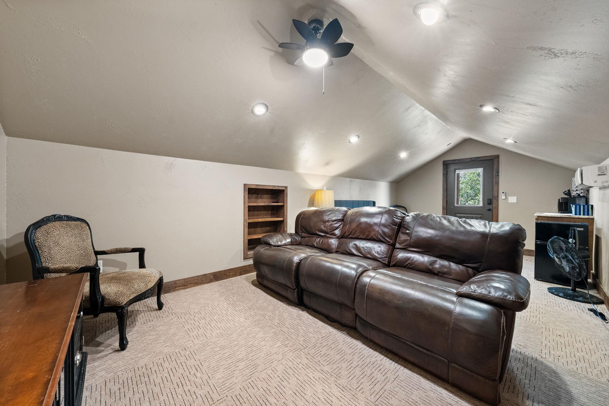 103 Creekside TRL