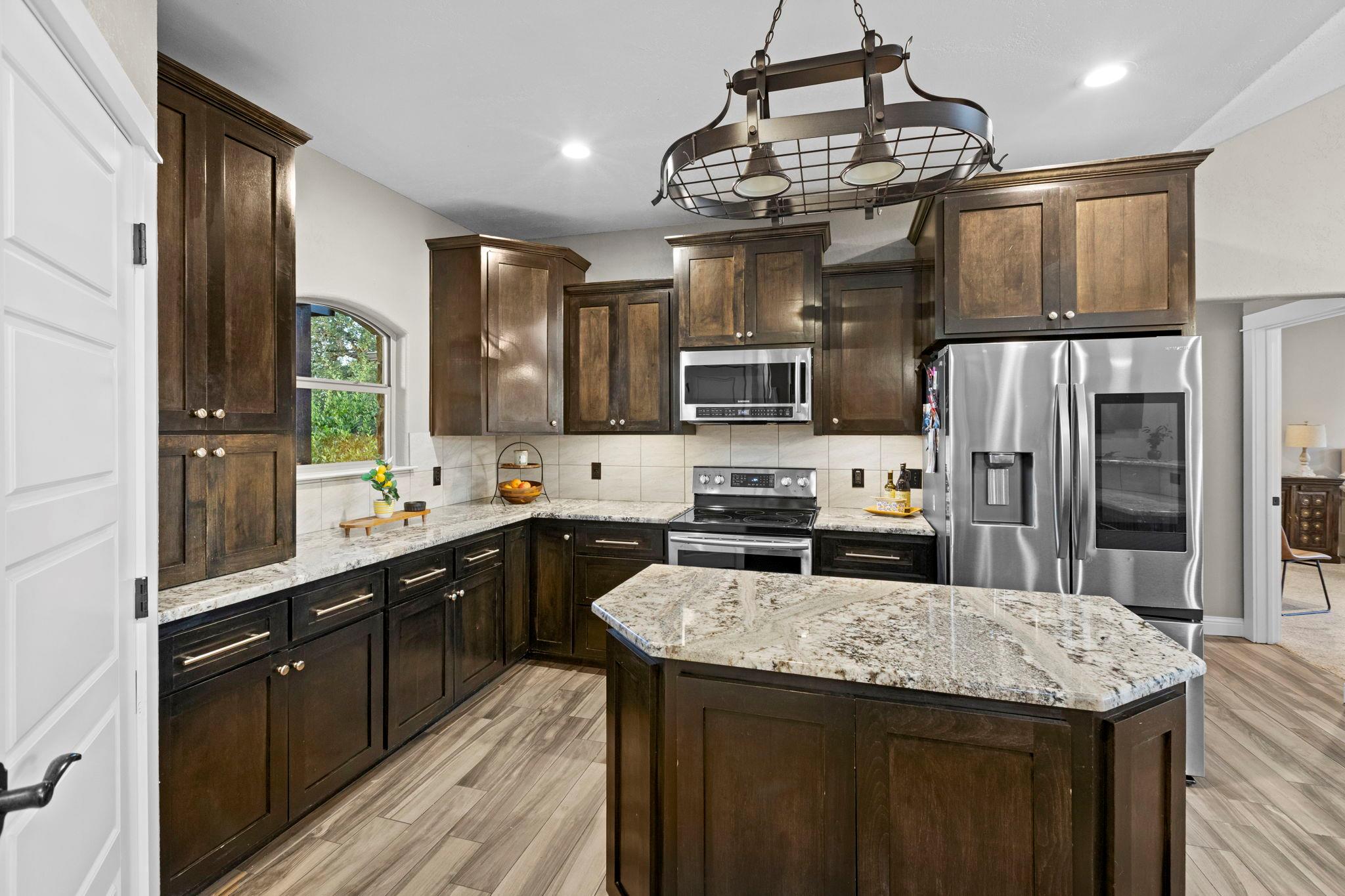 103 Creekside TRL