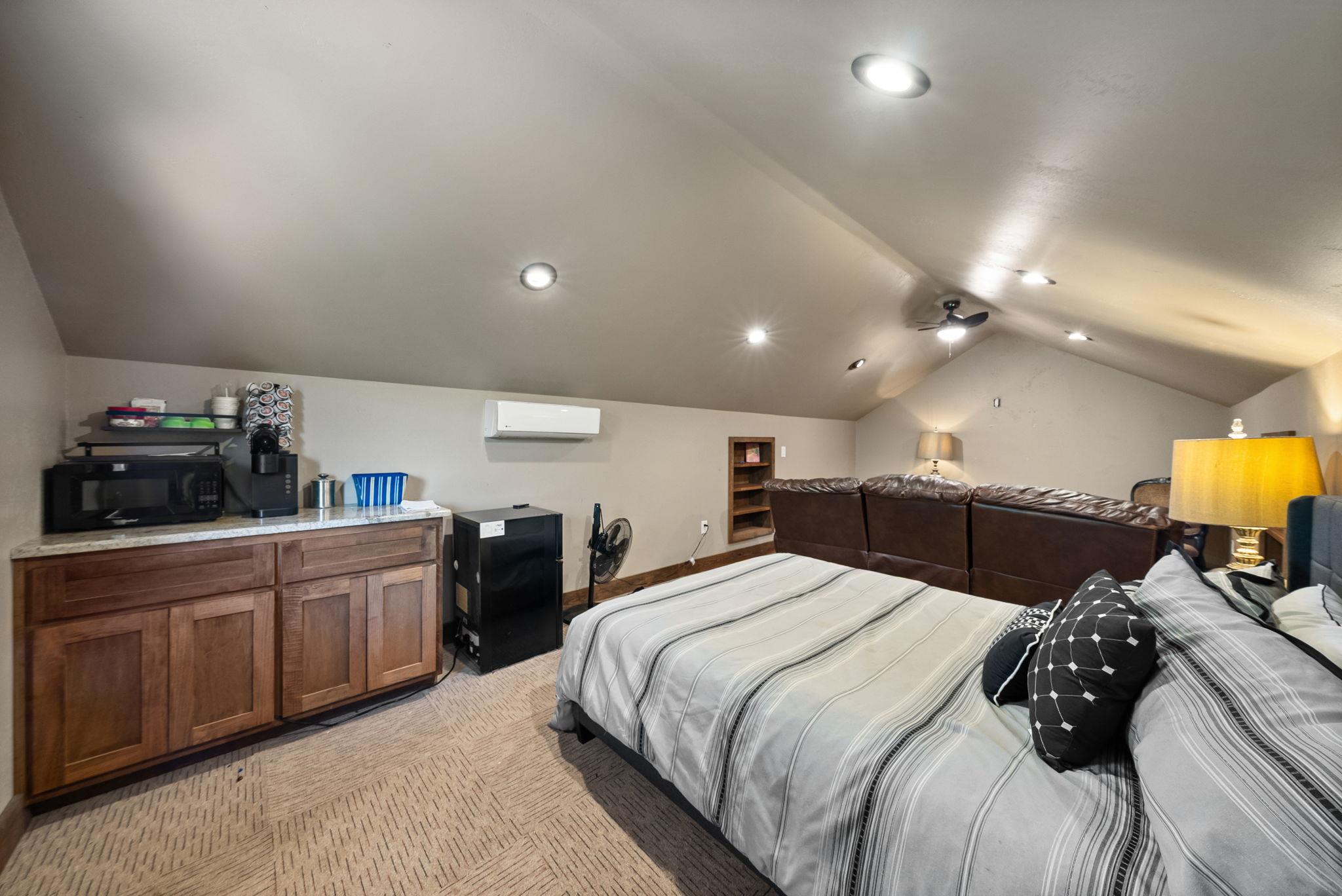 103 Creekside TRL