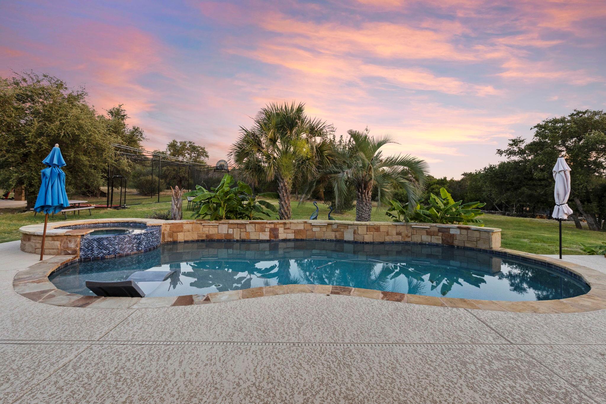103 Creekside TRL