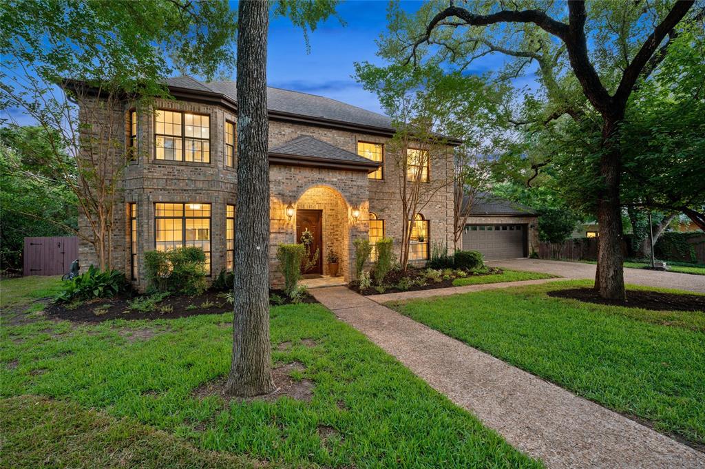 2901 Angelfire LN