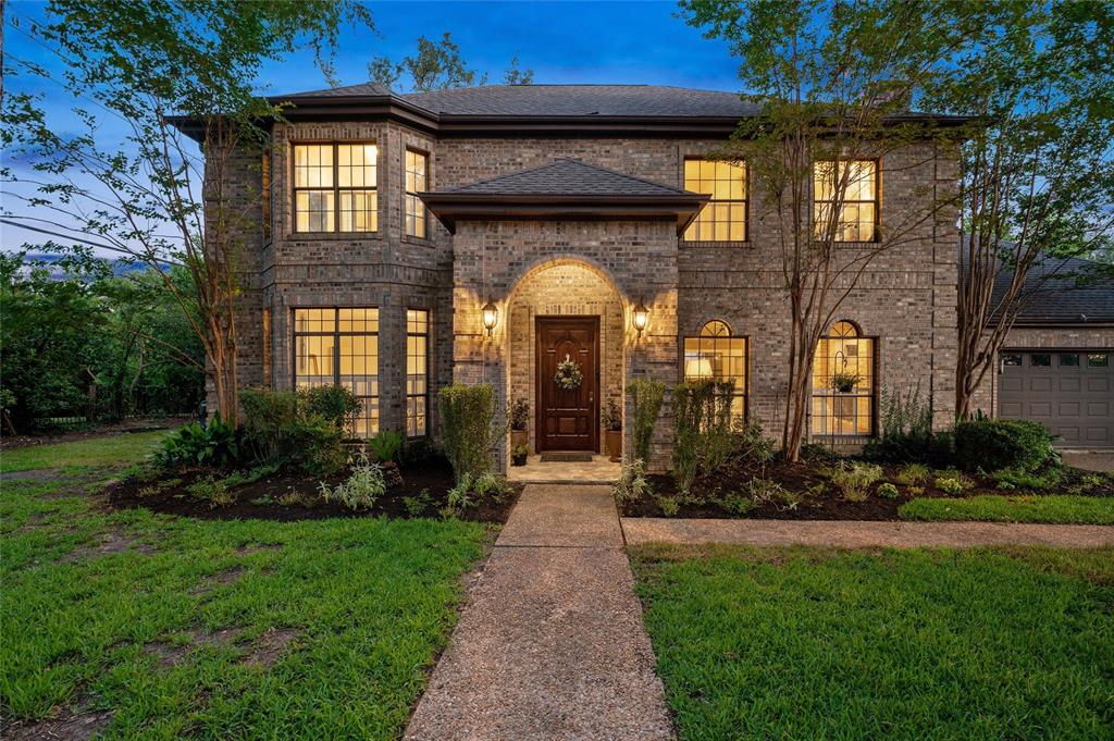 2901 Angelfire LN