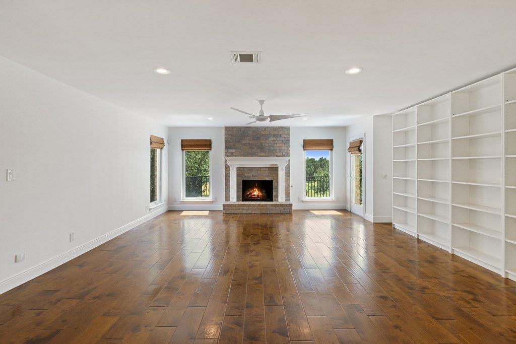 17 Hedgebrook WAY