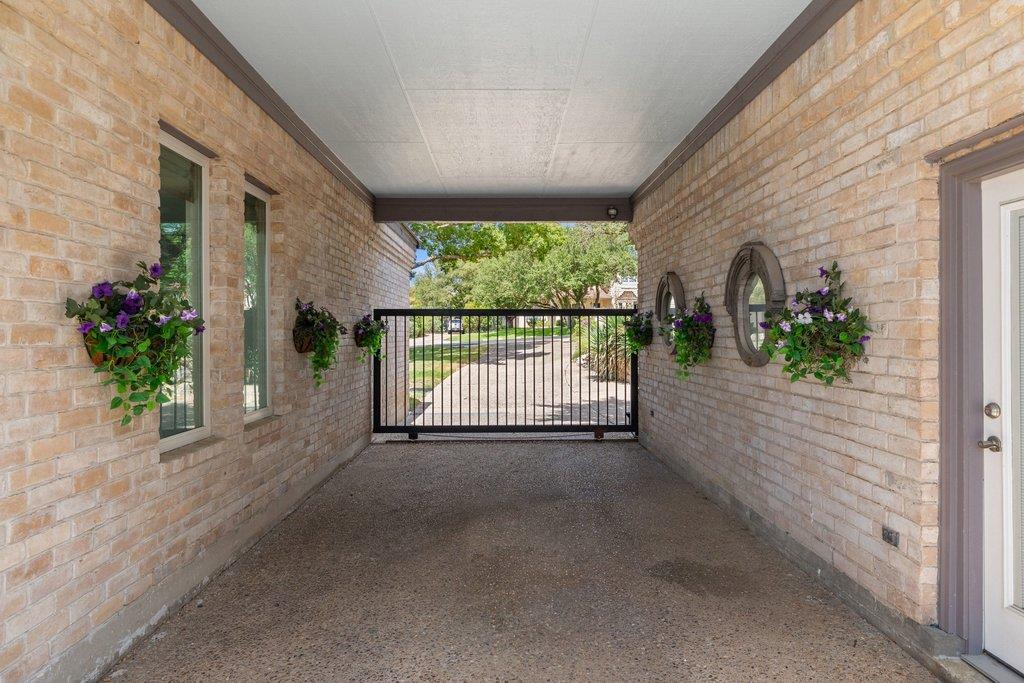 17 Hedgebrook WAY