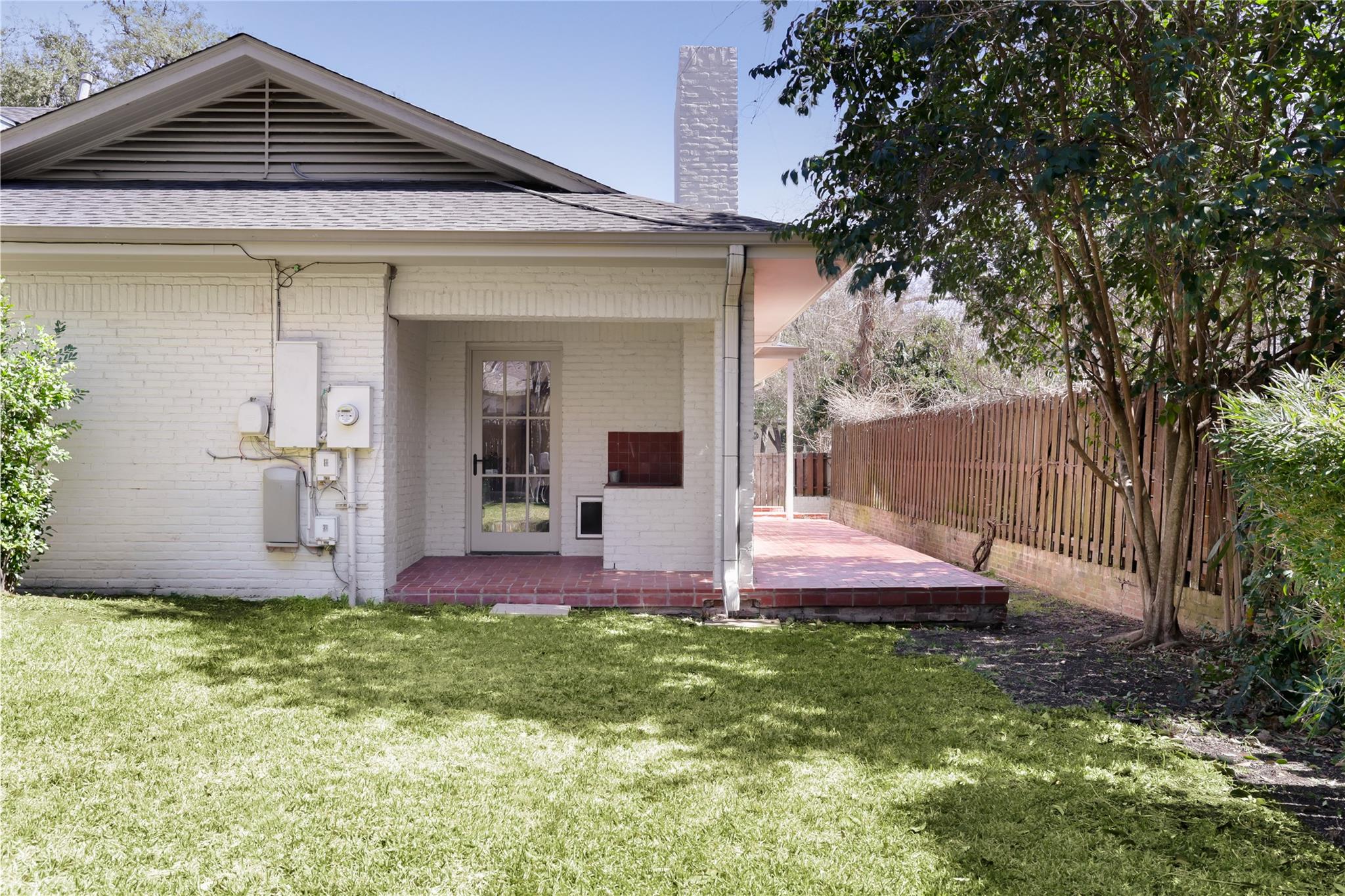 1904 Meadowbrook DR