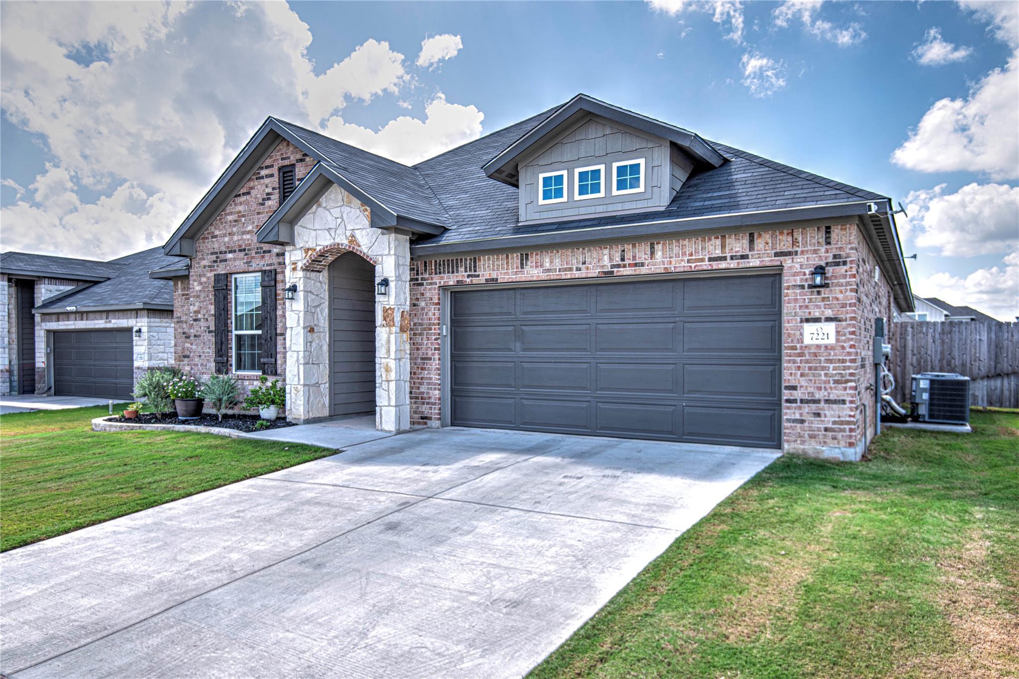7221 Caladium DR