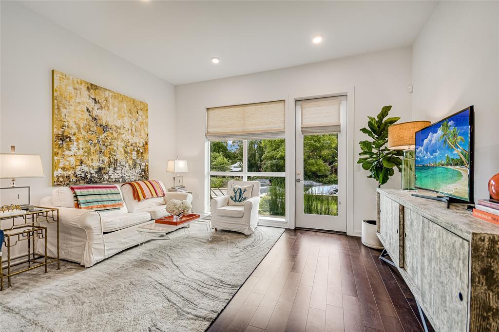 207 W Johanna ST # 102