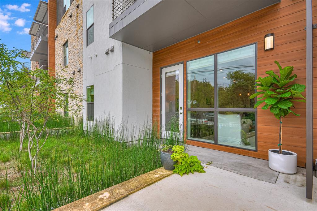 207 W Johanna ST # 102