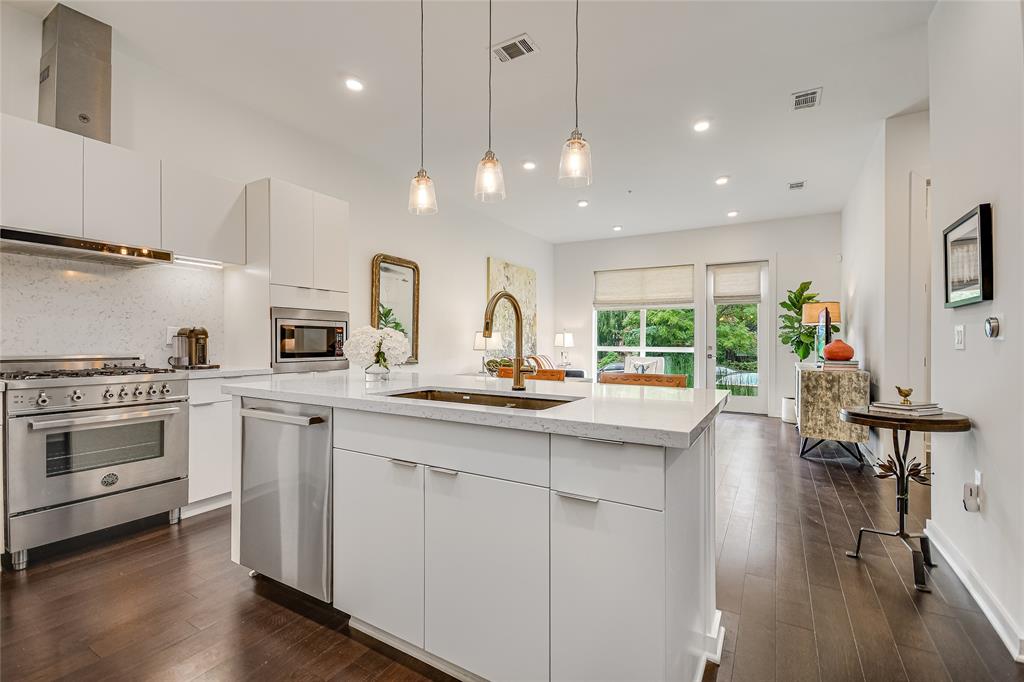 207 W Johanna ST # 102