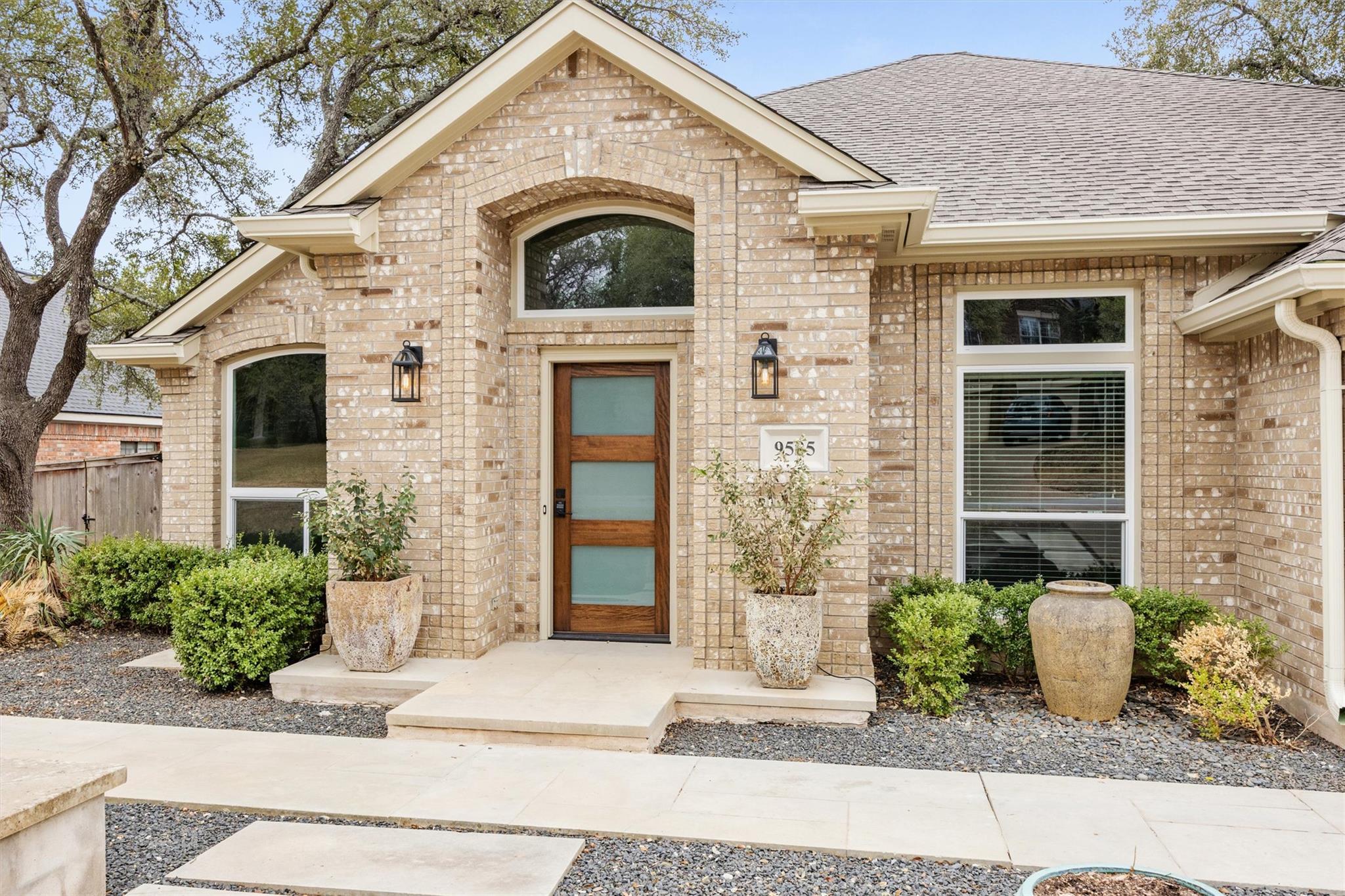 9505 Scenic Bluff DR