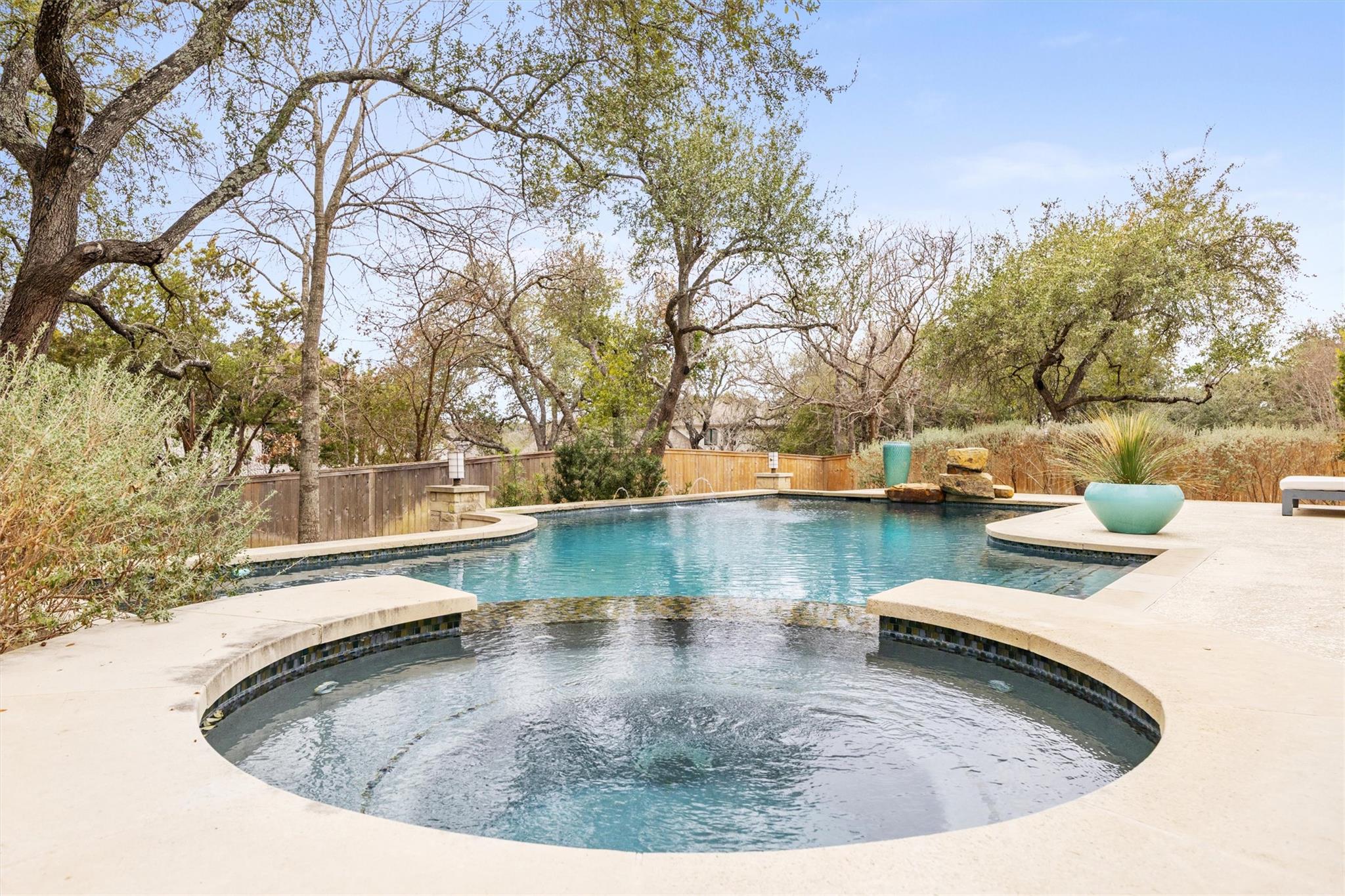 9505 Scenic Bluff DR