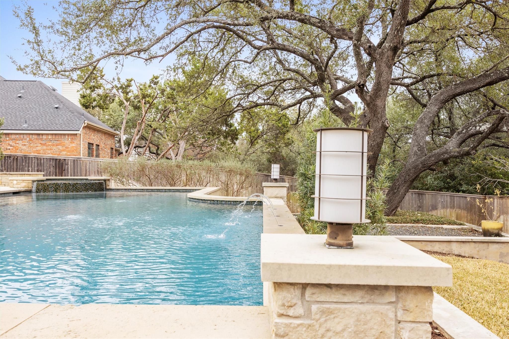 9505 Scenic Bluff DR