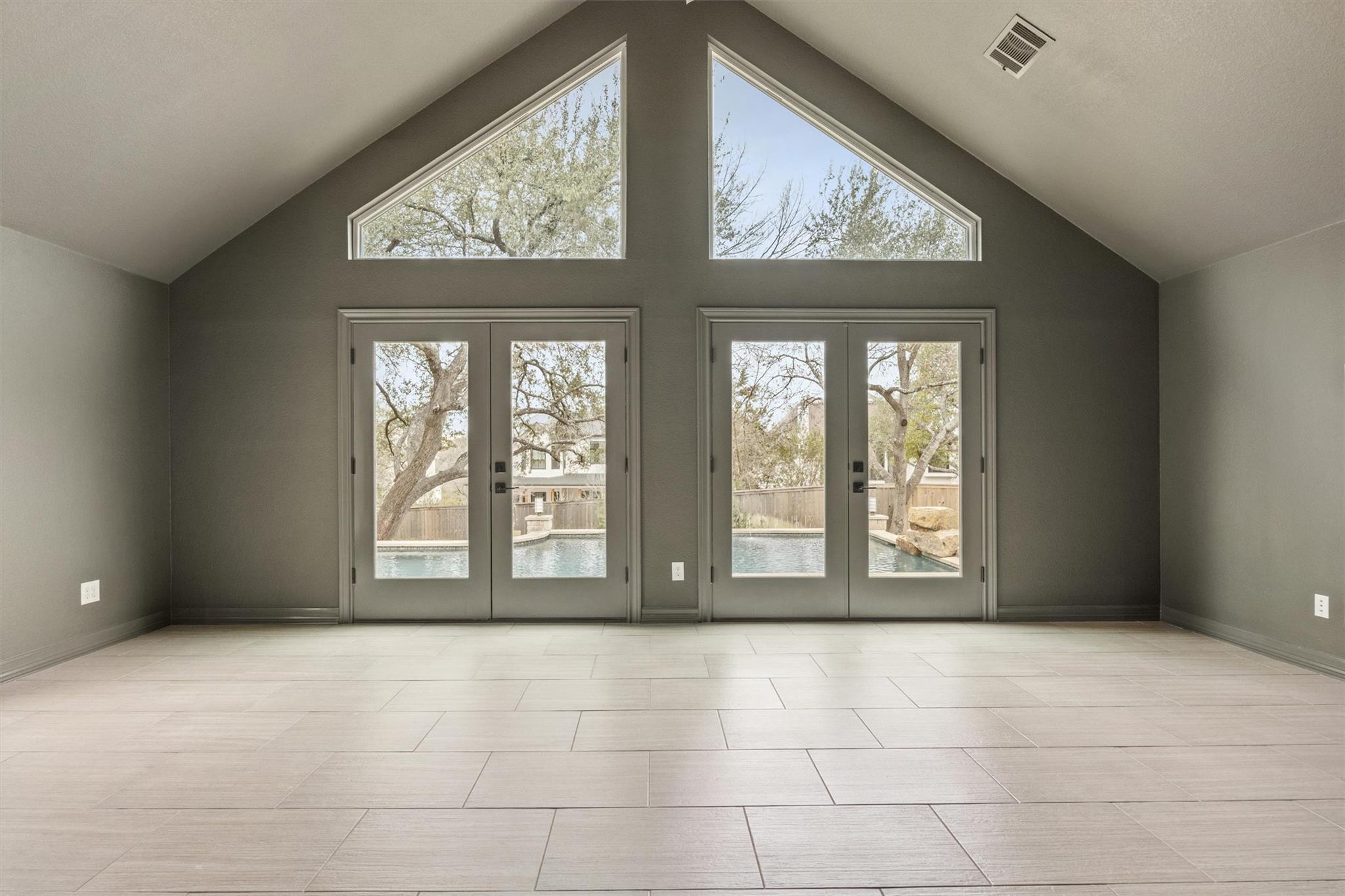 9505 Scenic Bluff DR