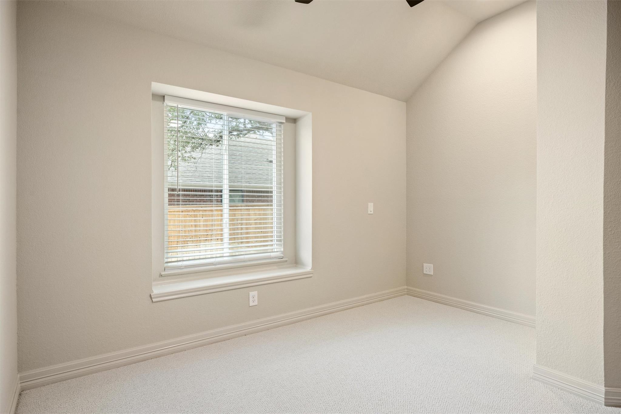 9505 Scenic Bluff DR