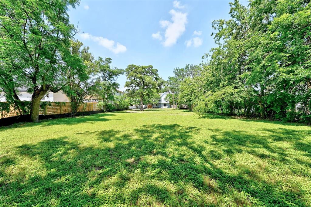 1175 Navasota ST