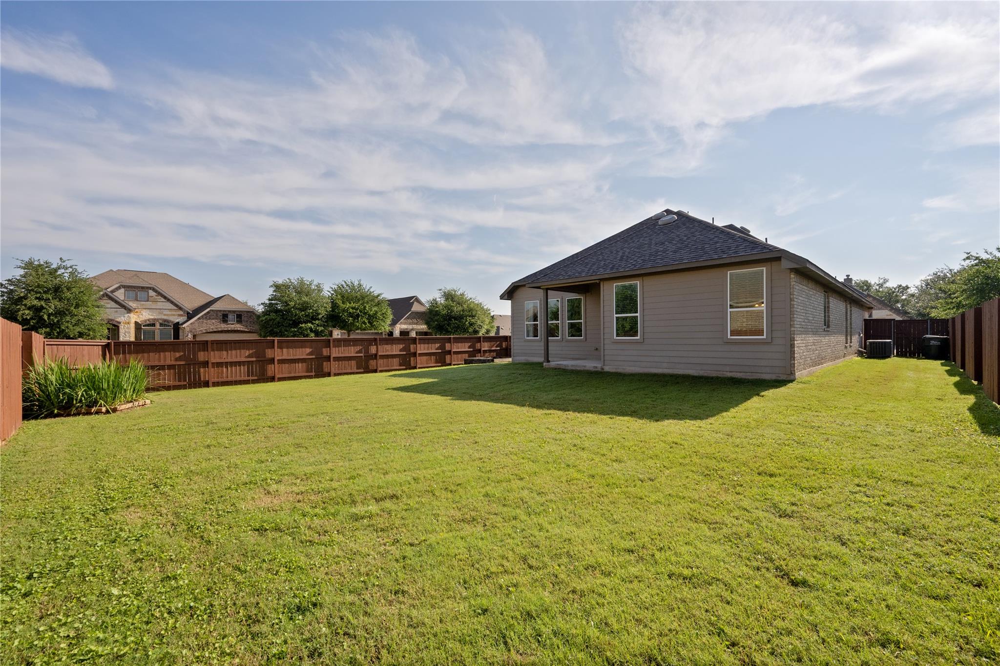 1613 Long Shadow LN