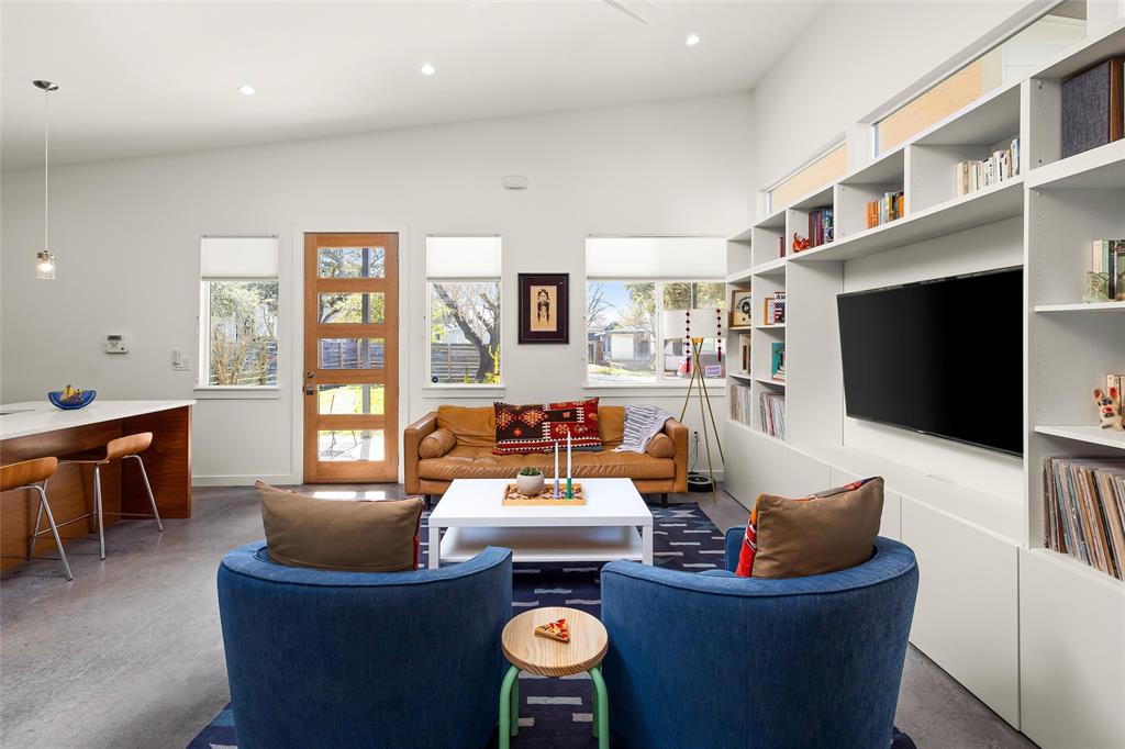 1900 Richcreek RD # A