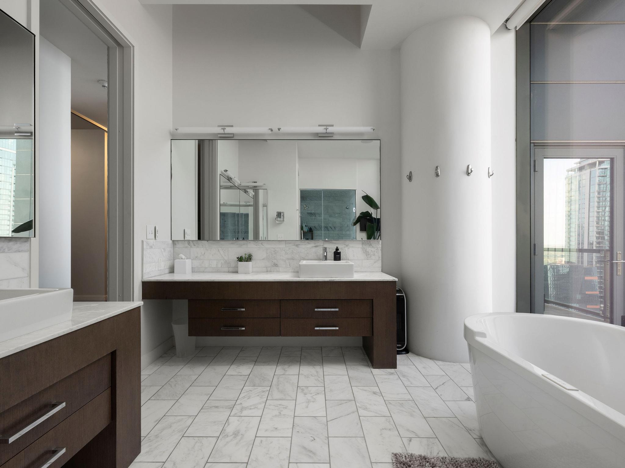 210 Lavaca ST # 3504