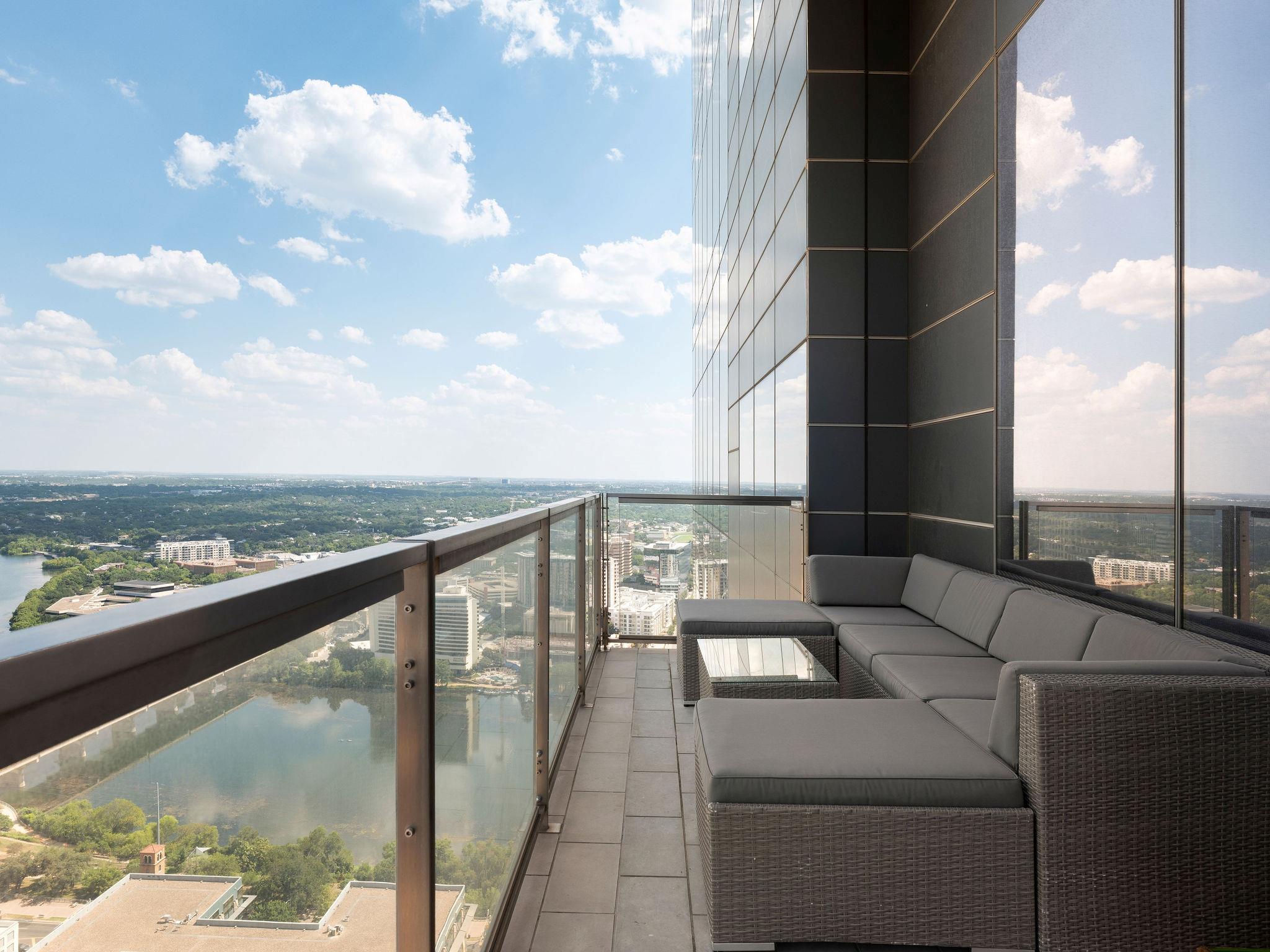 210 Lavaca ST # 3504