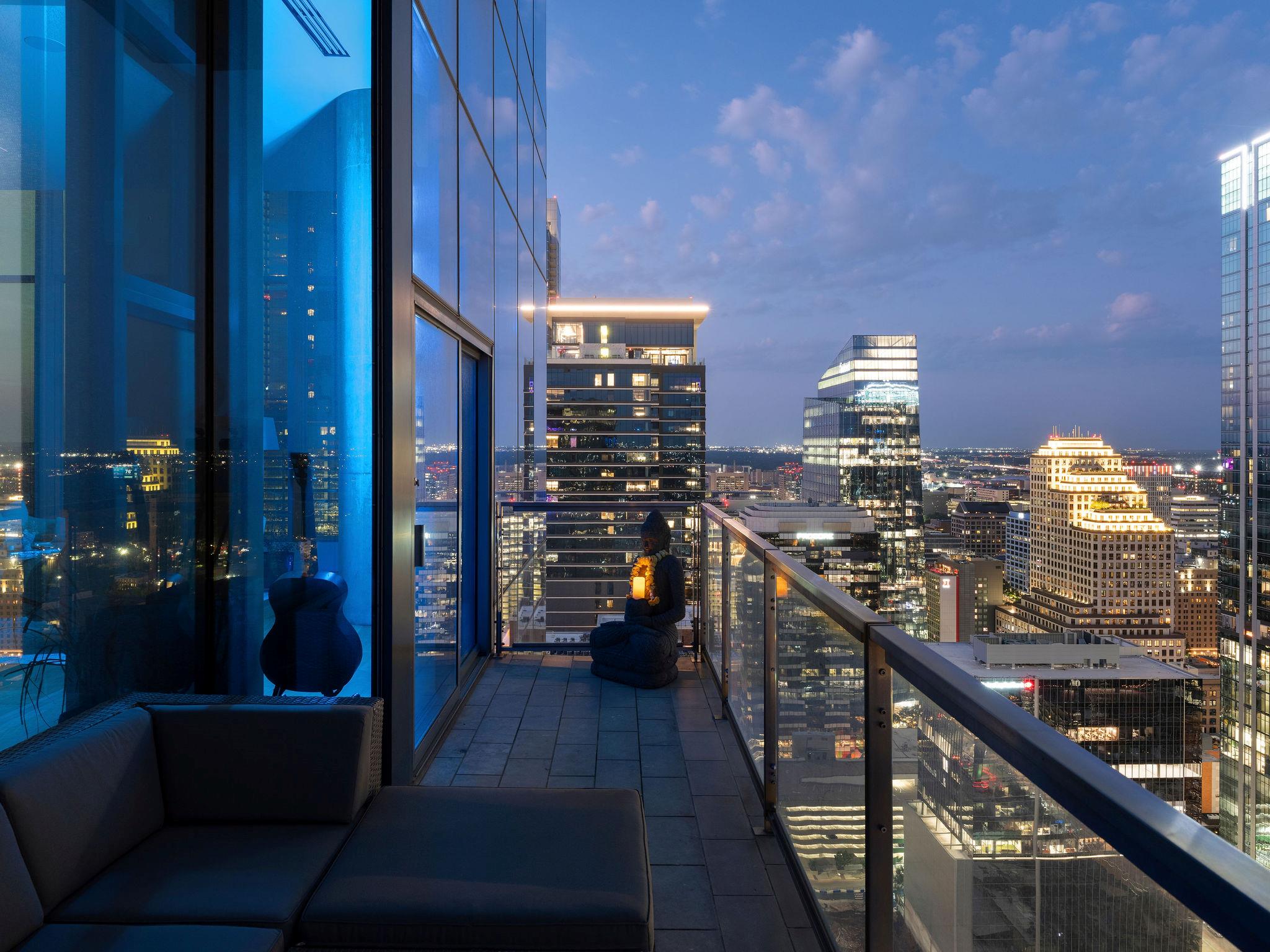 210 Lavaca ST # 3504
