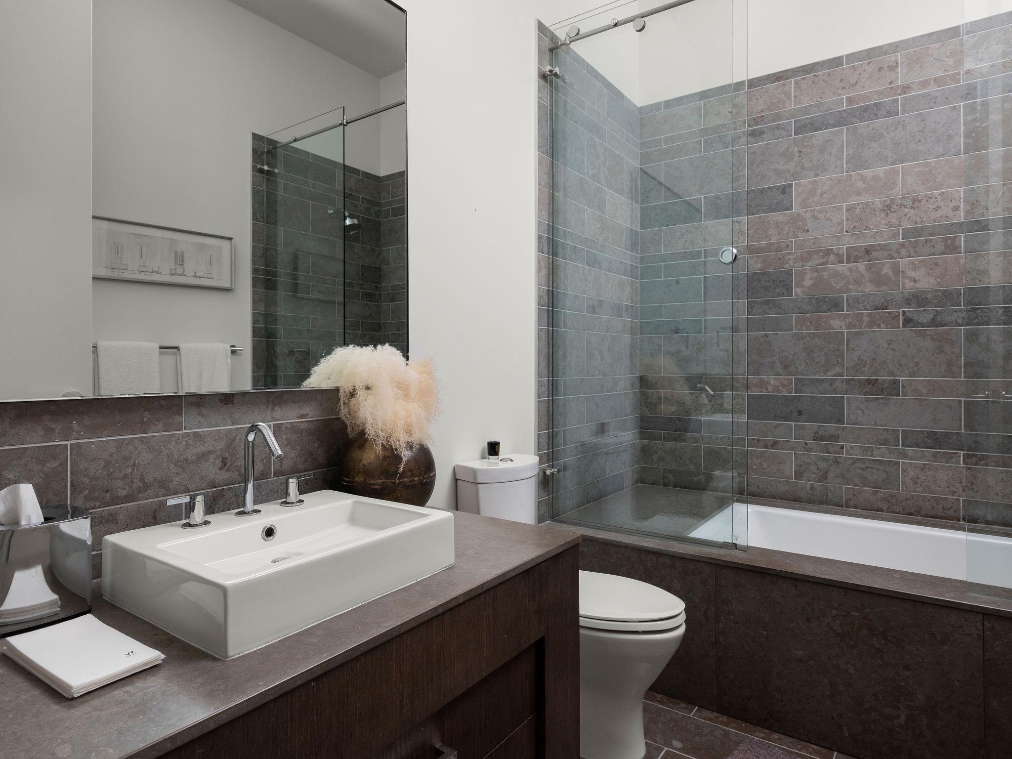 210 Lavaca ST # 3504