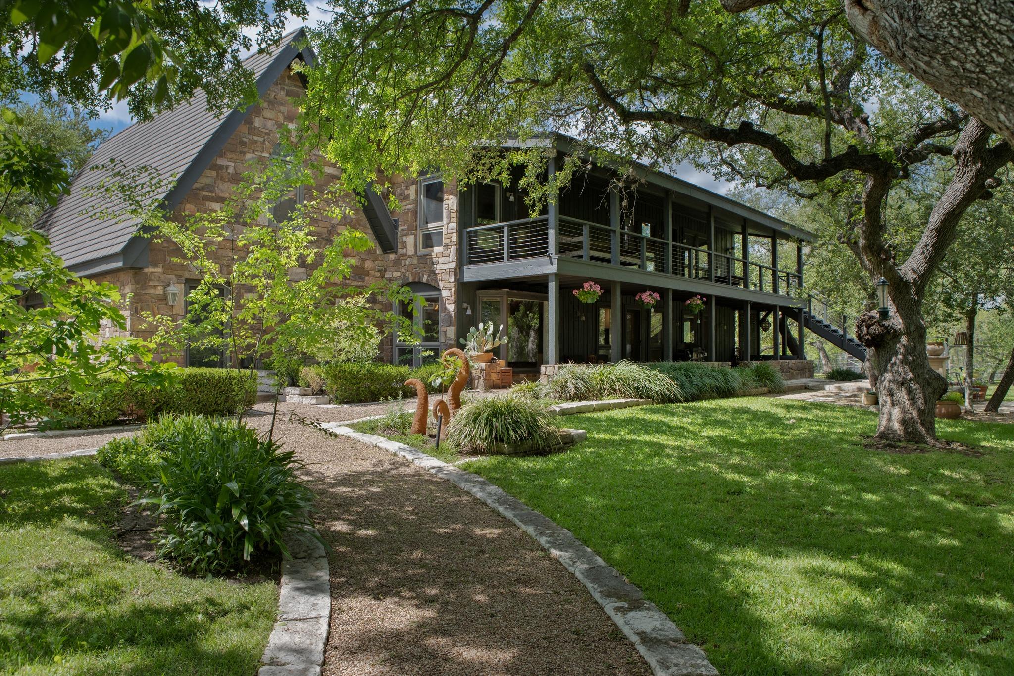 907 Crystal Creek DR