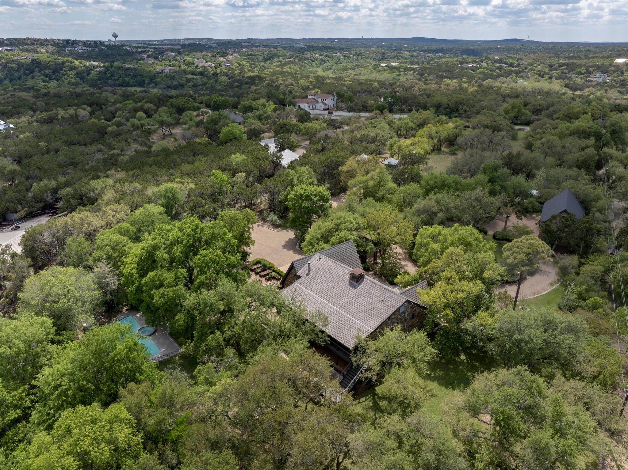 907 Crystal Creek DR