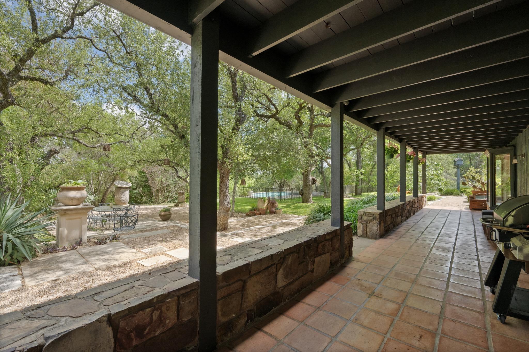 907 Crystal Creek DR