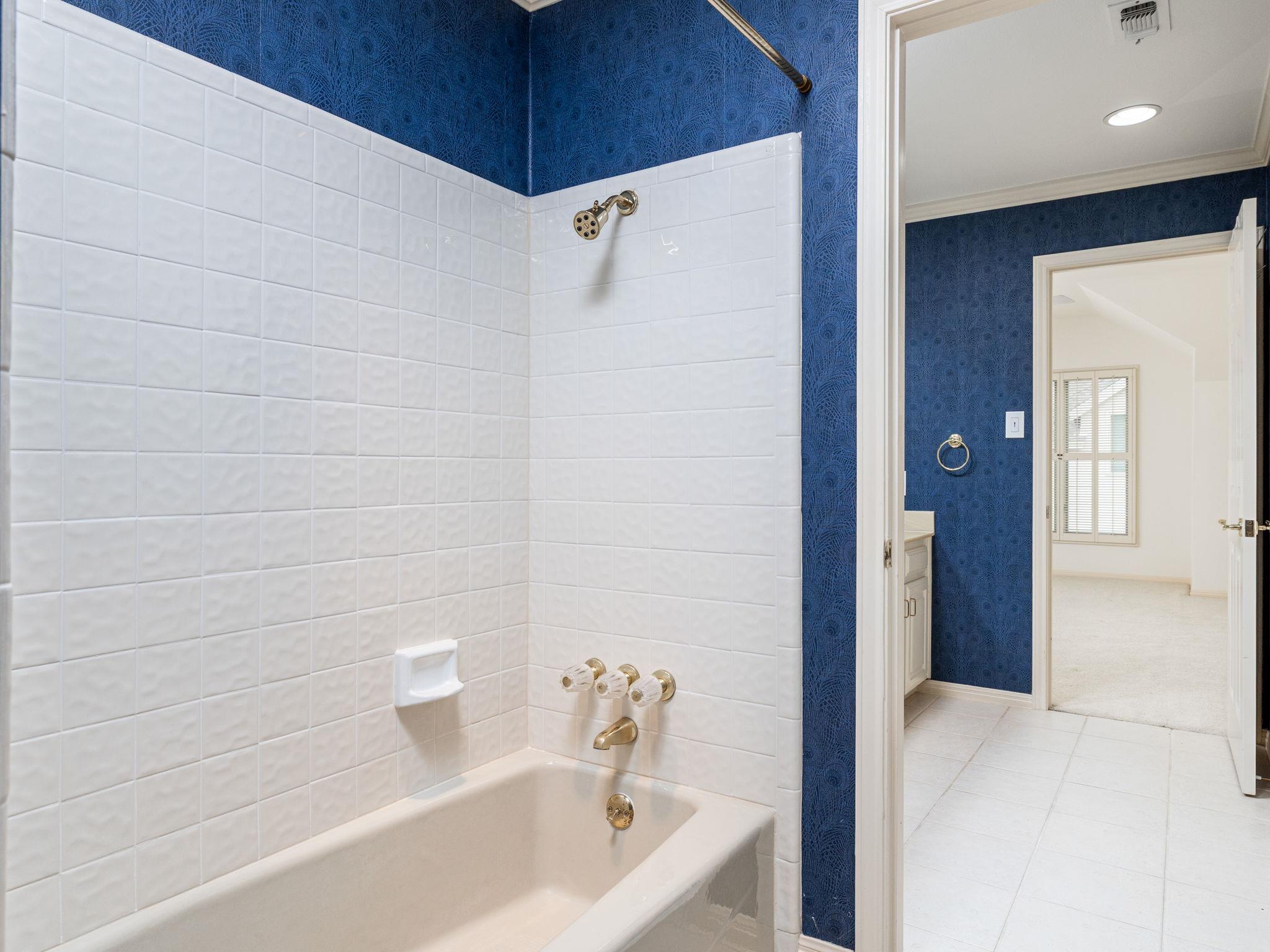 3111 Windsor RD Unit: E