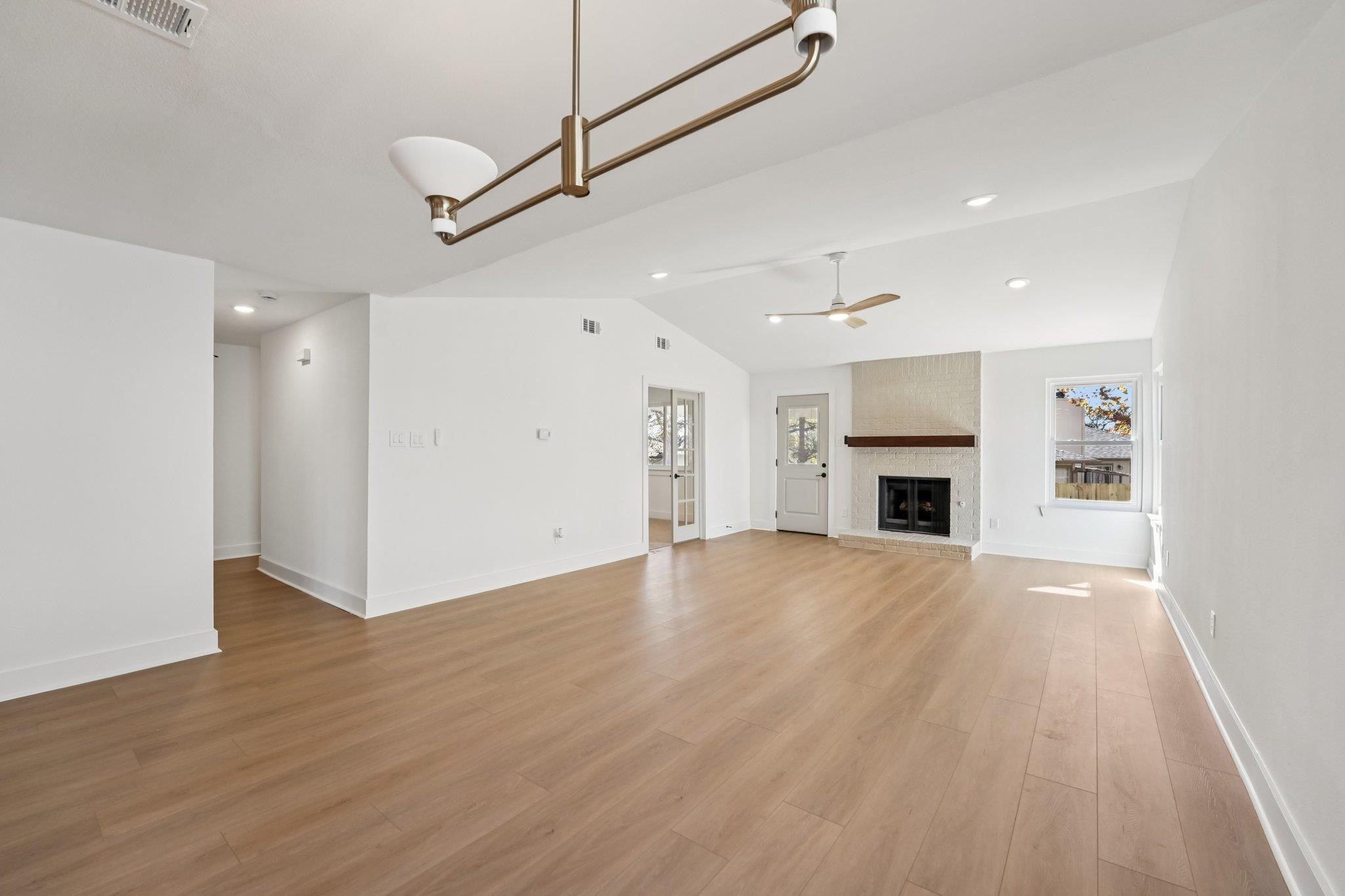 4901 Transit CIR
