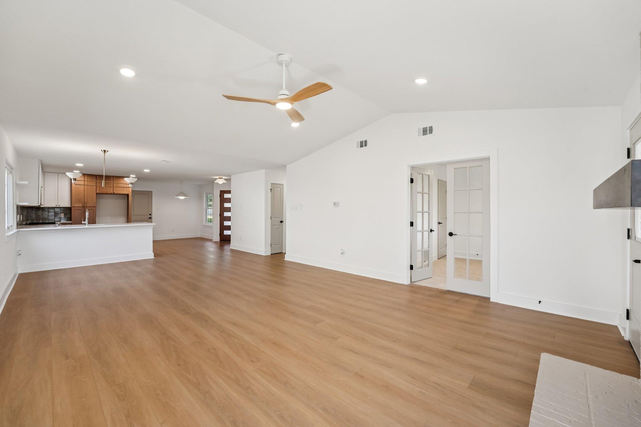 4901 Transit CIR