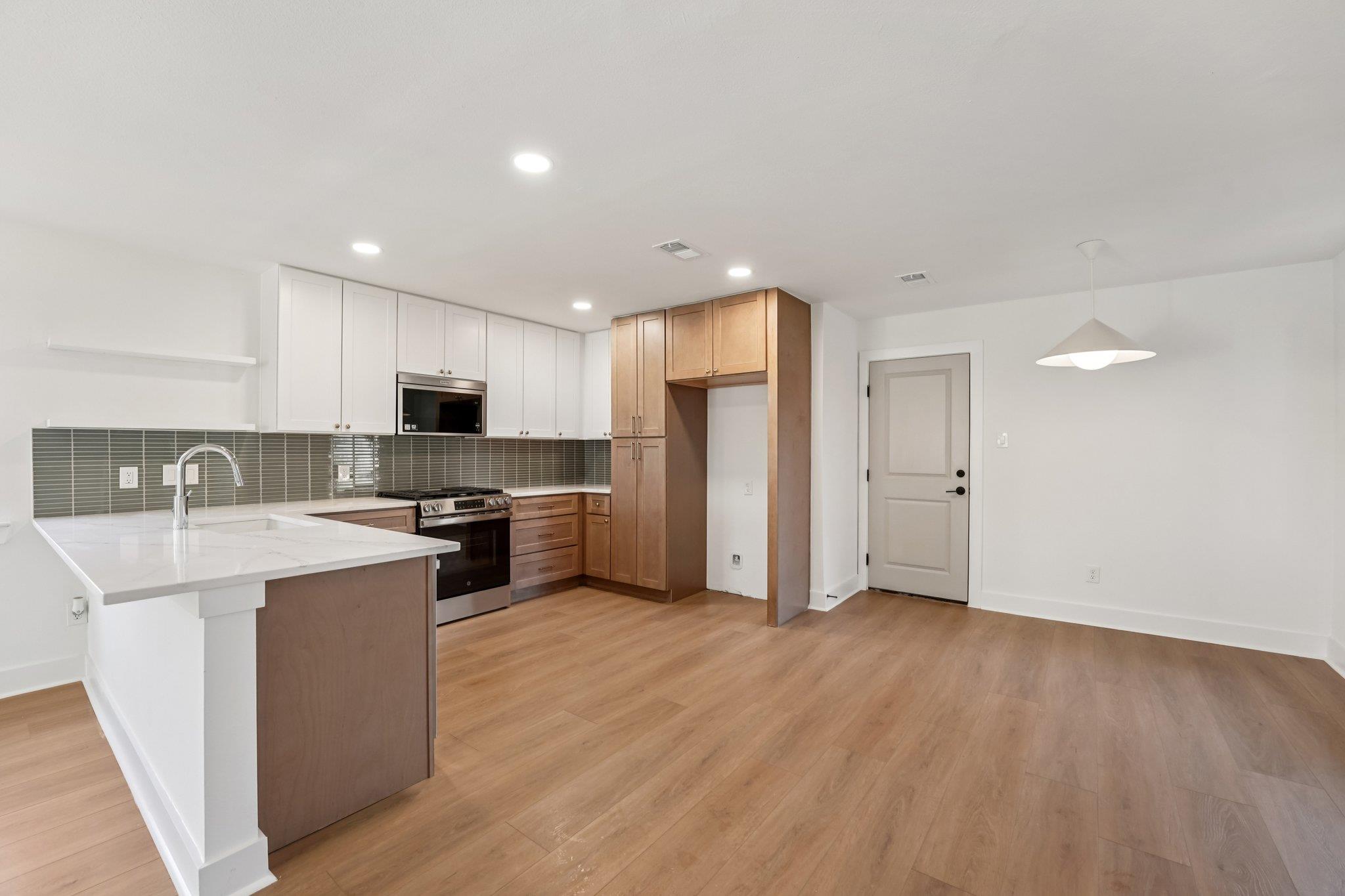 4901 Transit CIR